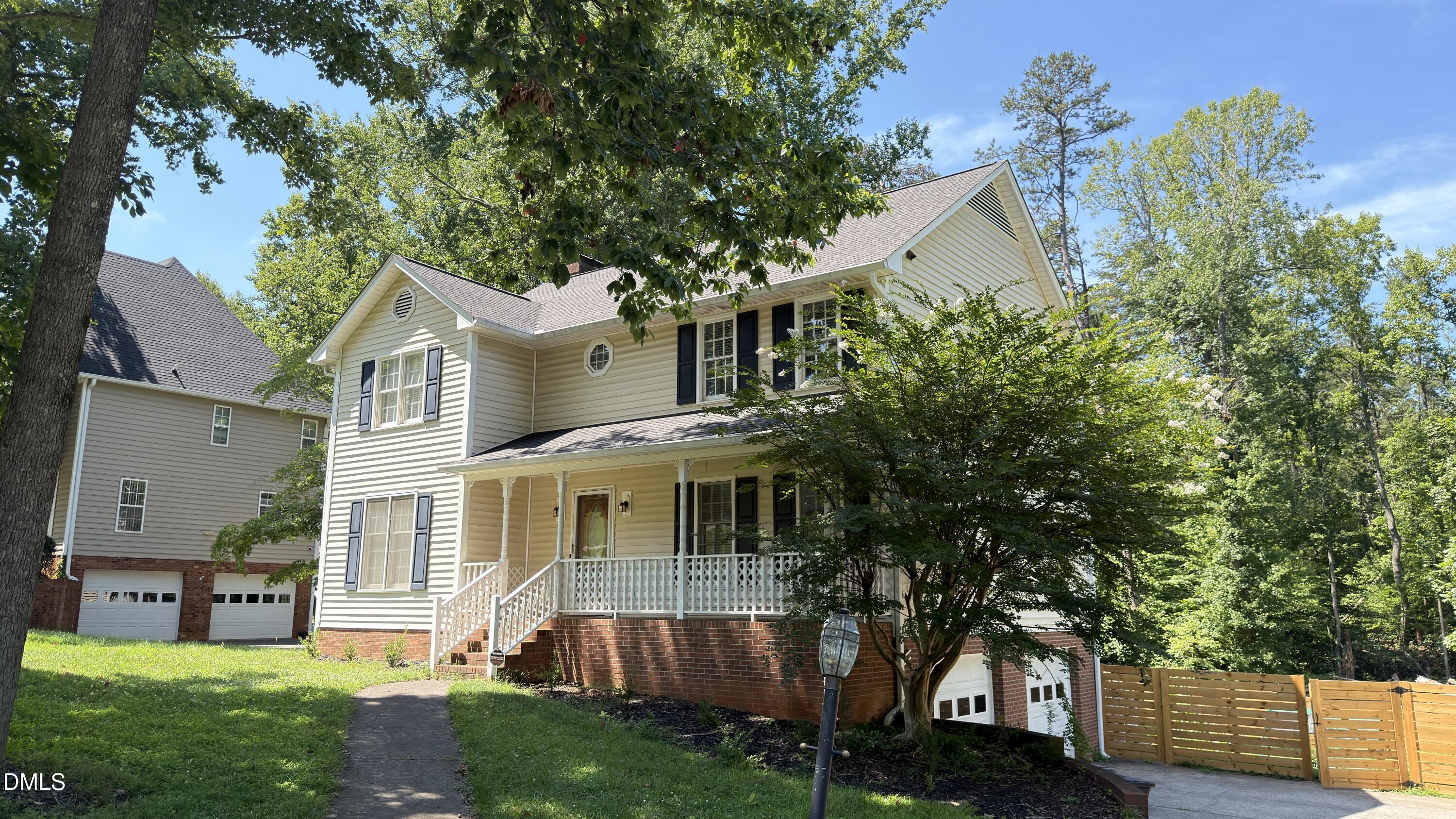 2089 Pembrooke Forest Drive Property Photo 1