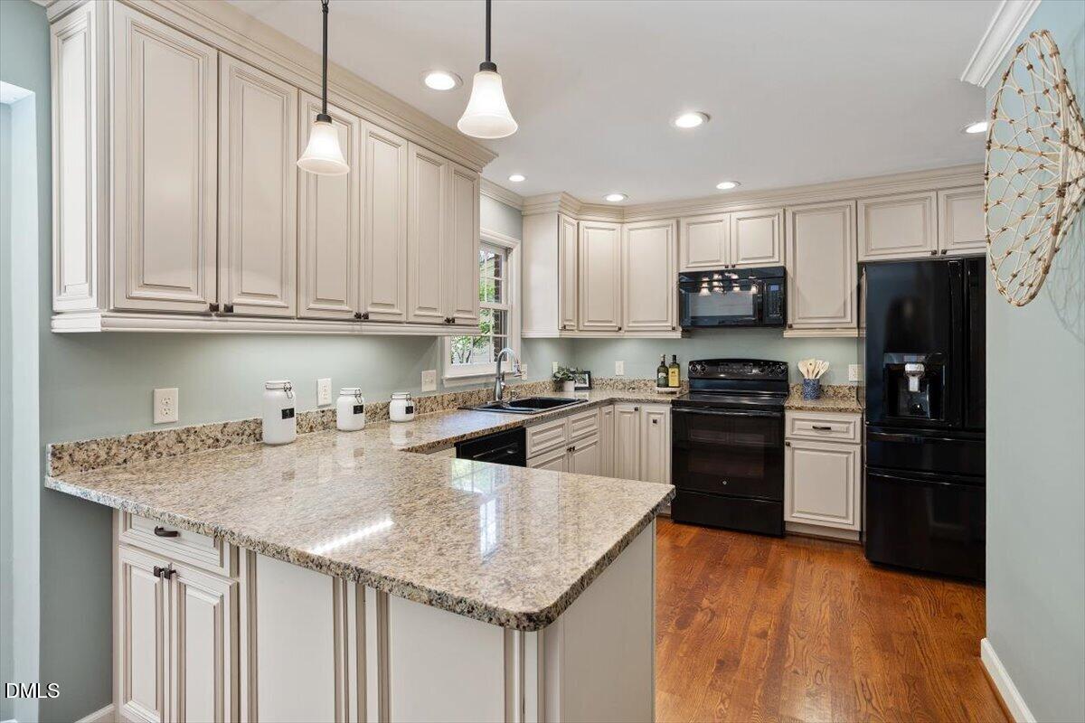 4925 Birchleaf Drive Property Photo 14