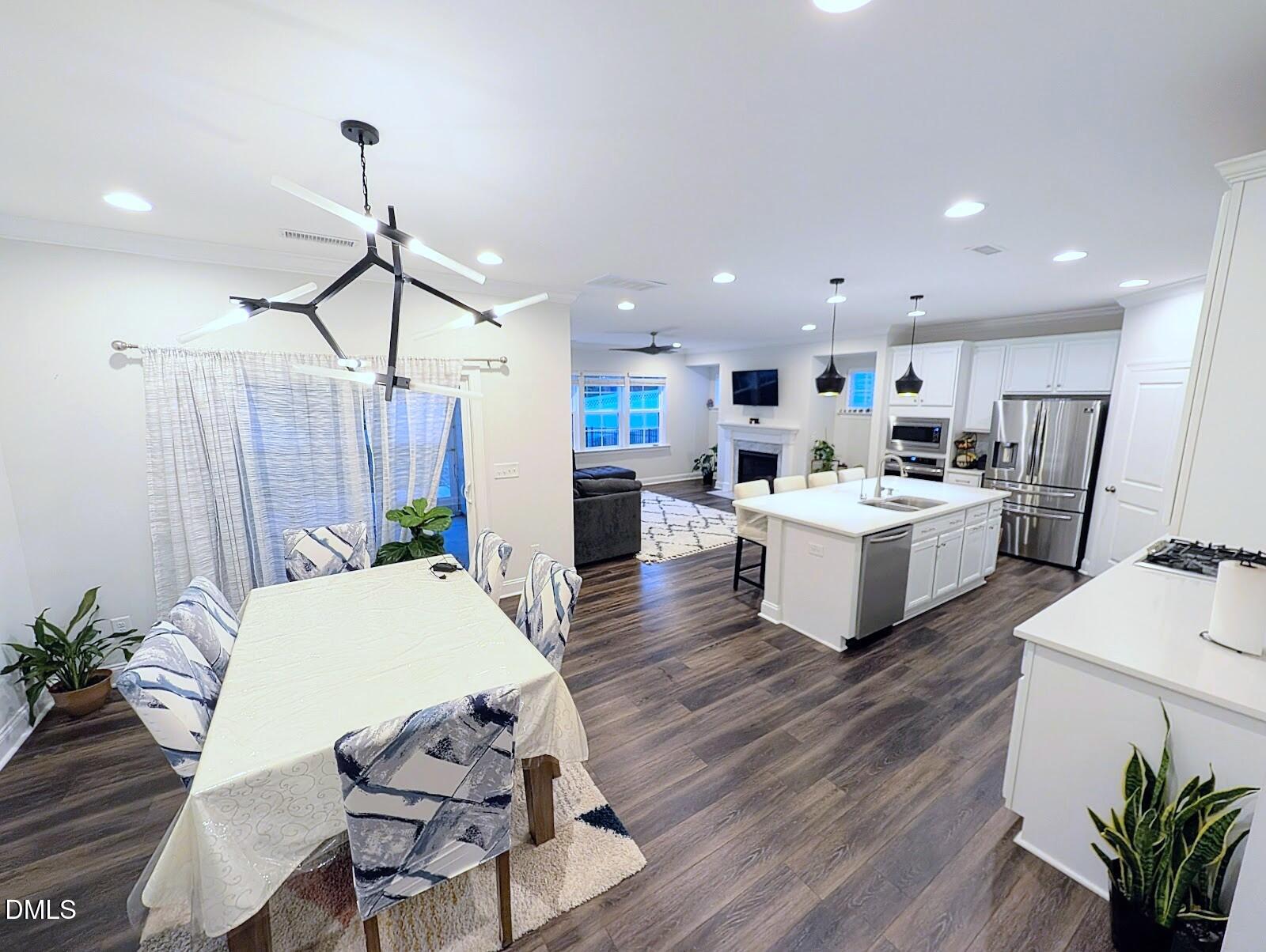 2969 Thirlestane Drive Property Photo 4