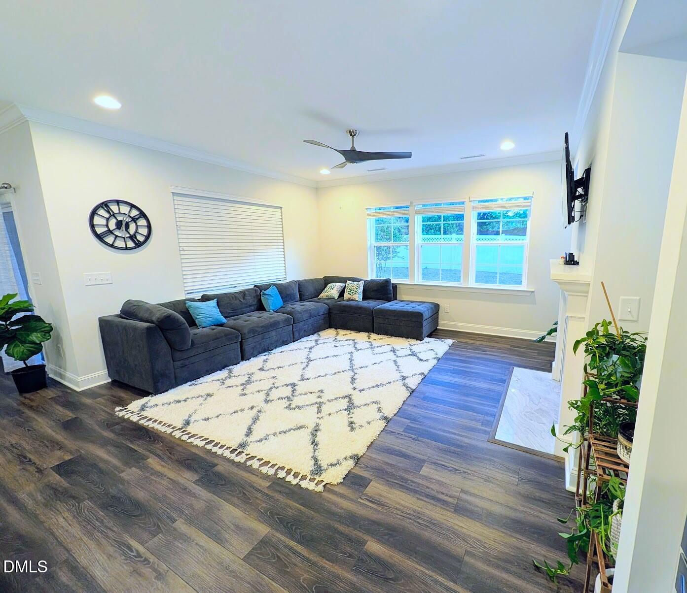 2969 Thirlestane Drive Property Photo 8