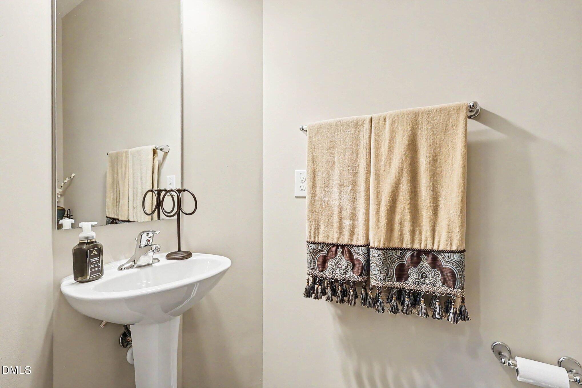 4505 Middletown Drive Property Photo 4