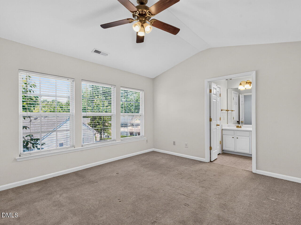4327 Vienna Crest Drive Property Photo 5