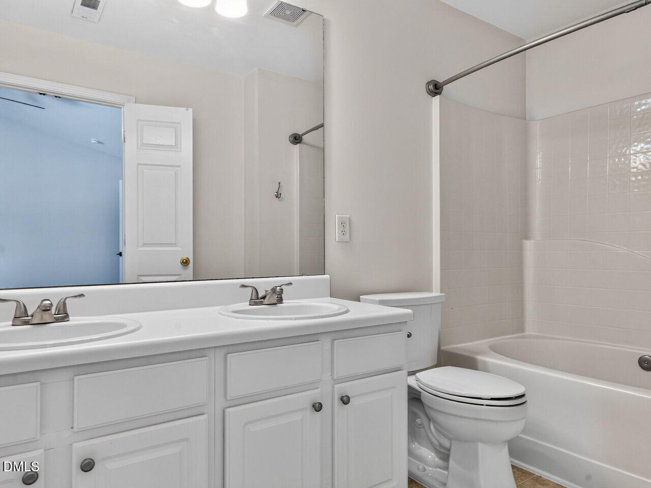 4327 Vienna Crest Drive Property Photo 7