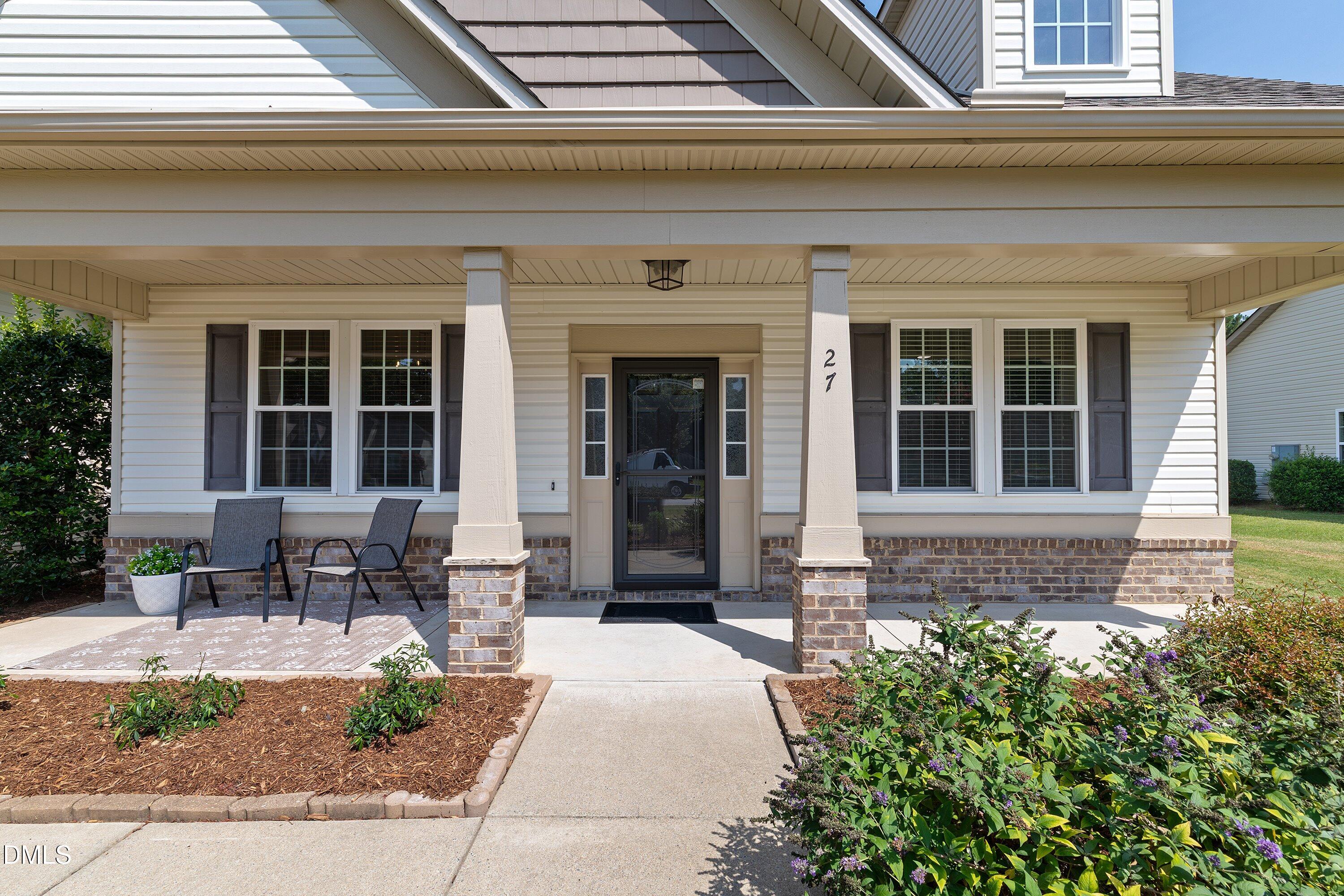 27 Langdon Pointe Drive Property Photo 2