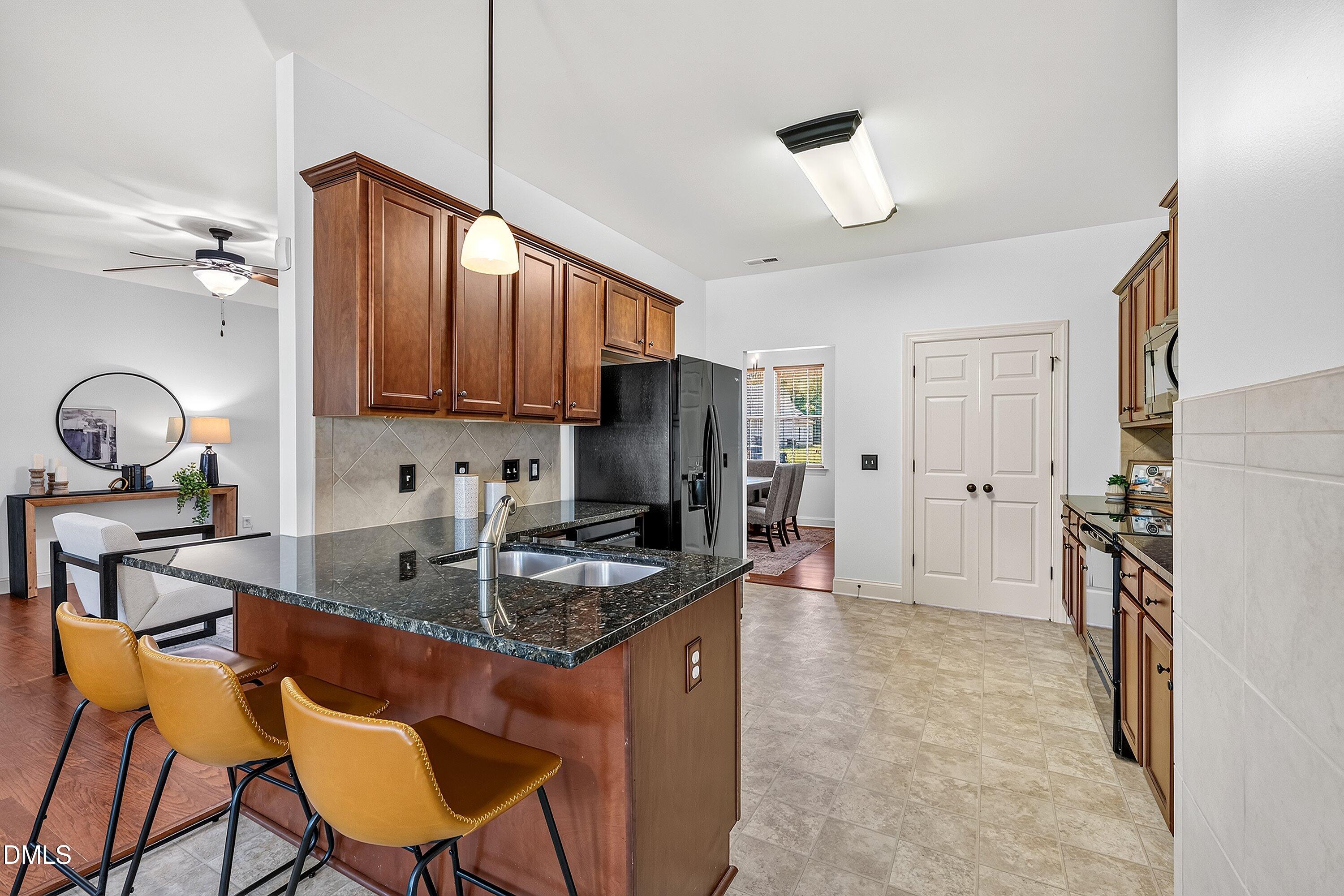 27 Langdon Pointe Drive Property Photo 10