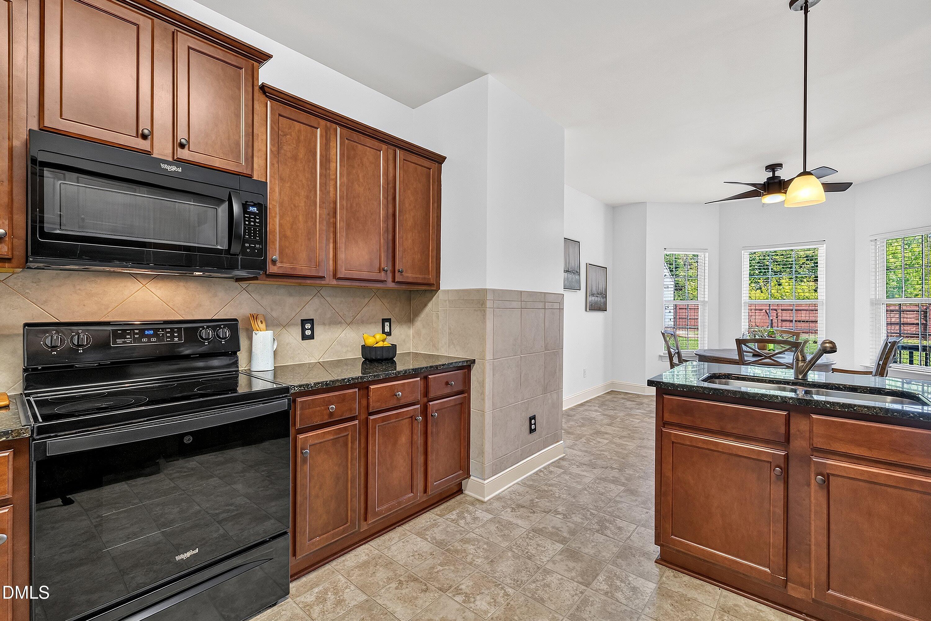 27 Langdon Pointe Drive Property Photo 14