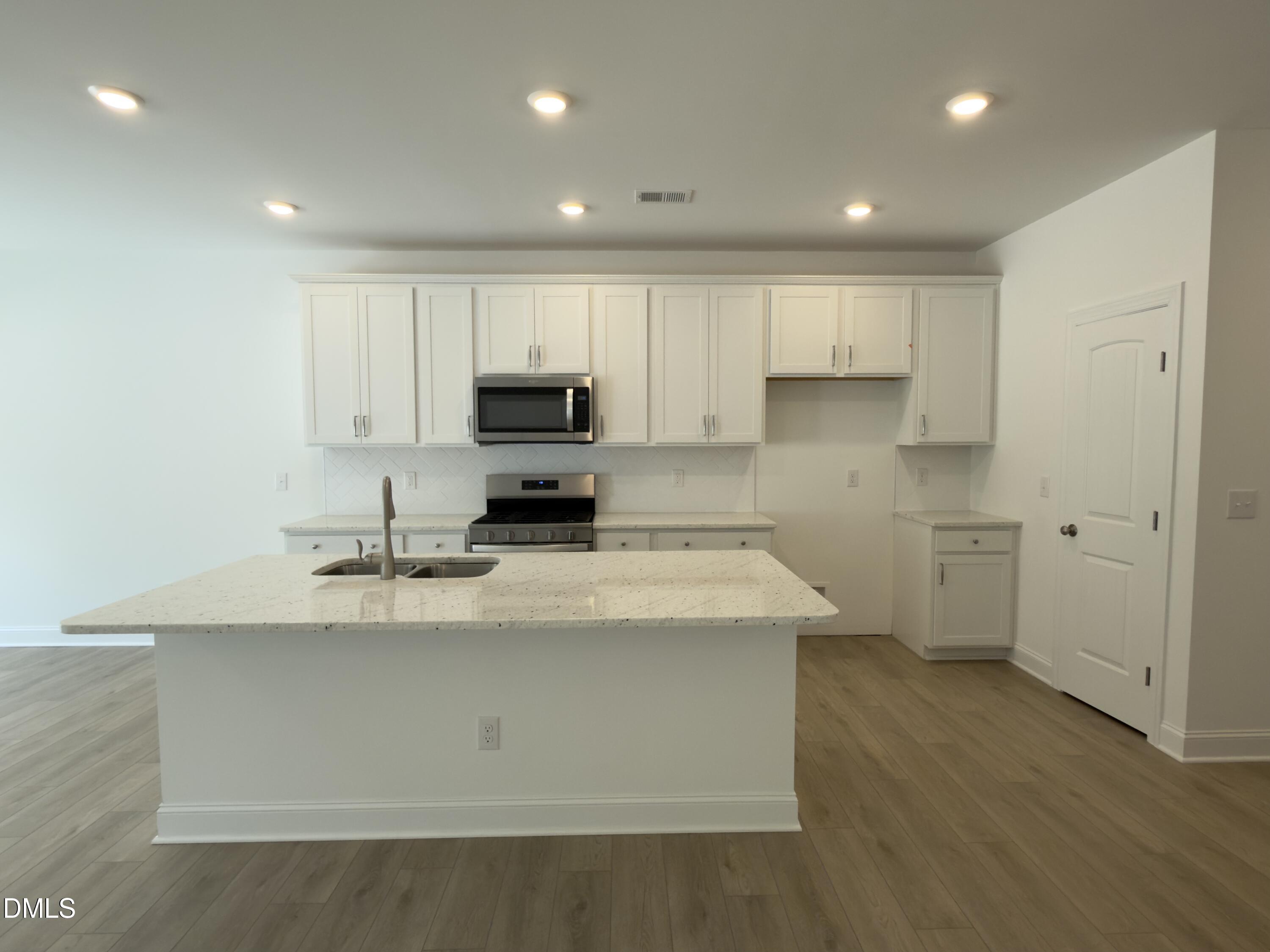 5404 Running Fox Lane Property Photo 7