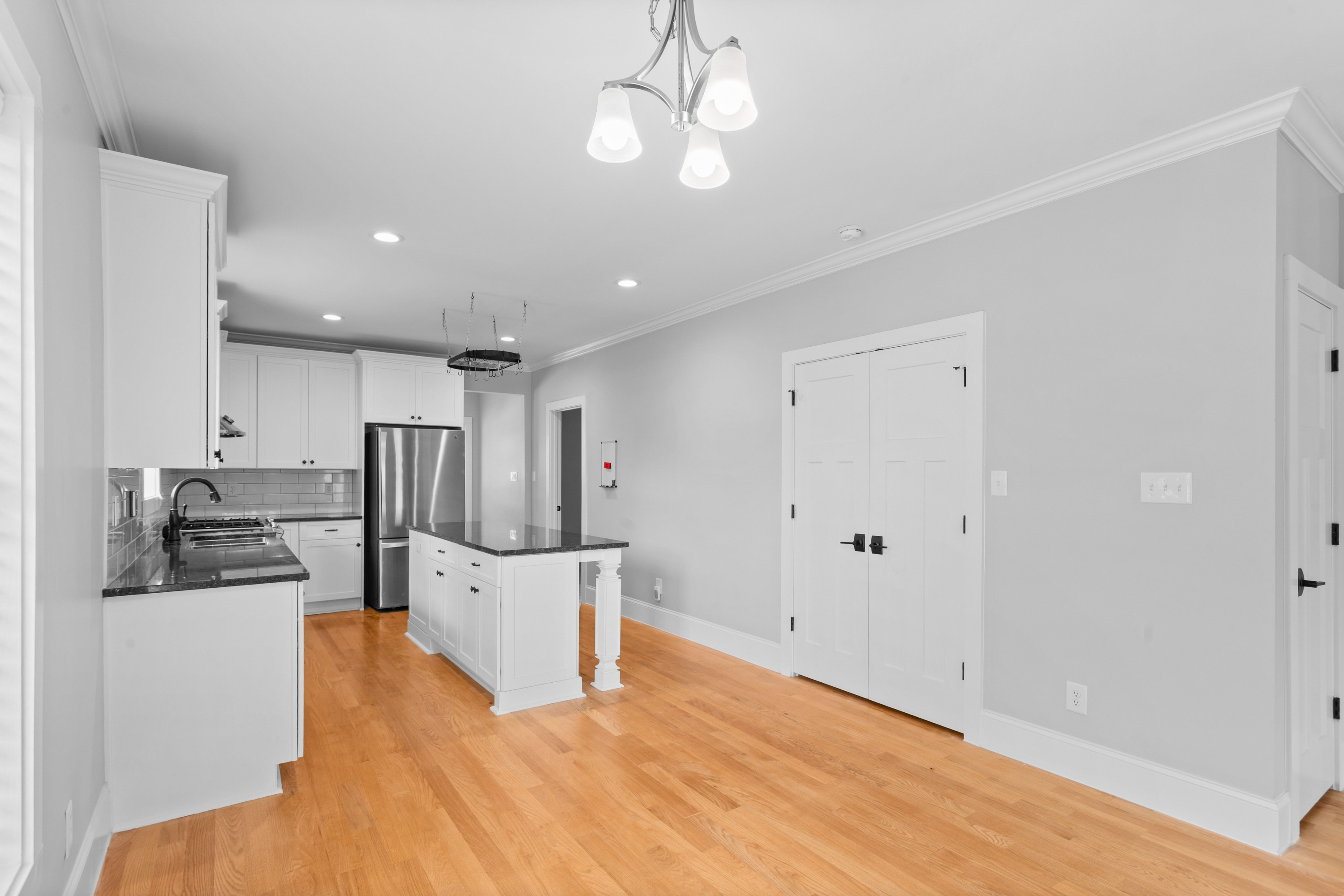 801 Dowd Street Property Photo 4