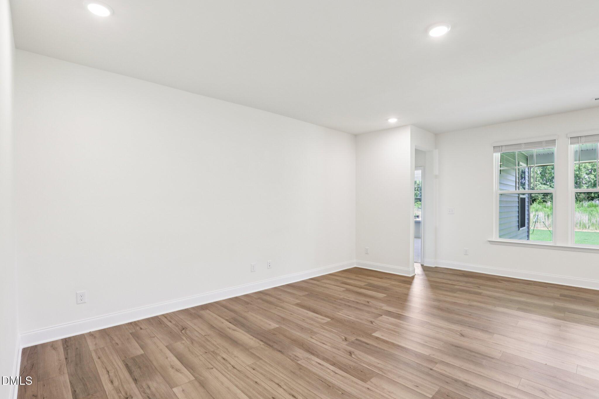 544 Hipwood Drive Property Photo 13