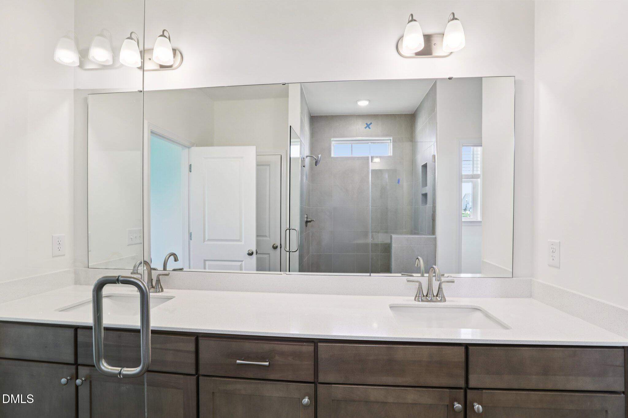 544 Hipwood Drive Property Photo 17