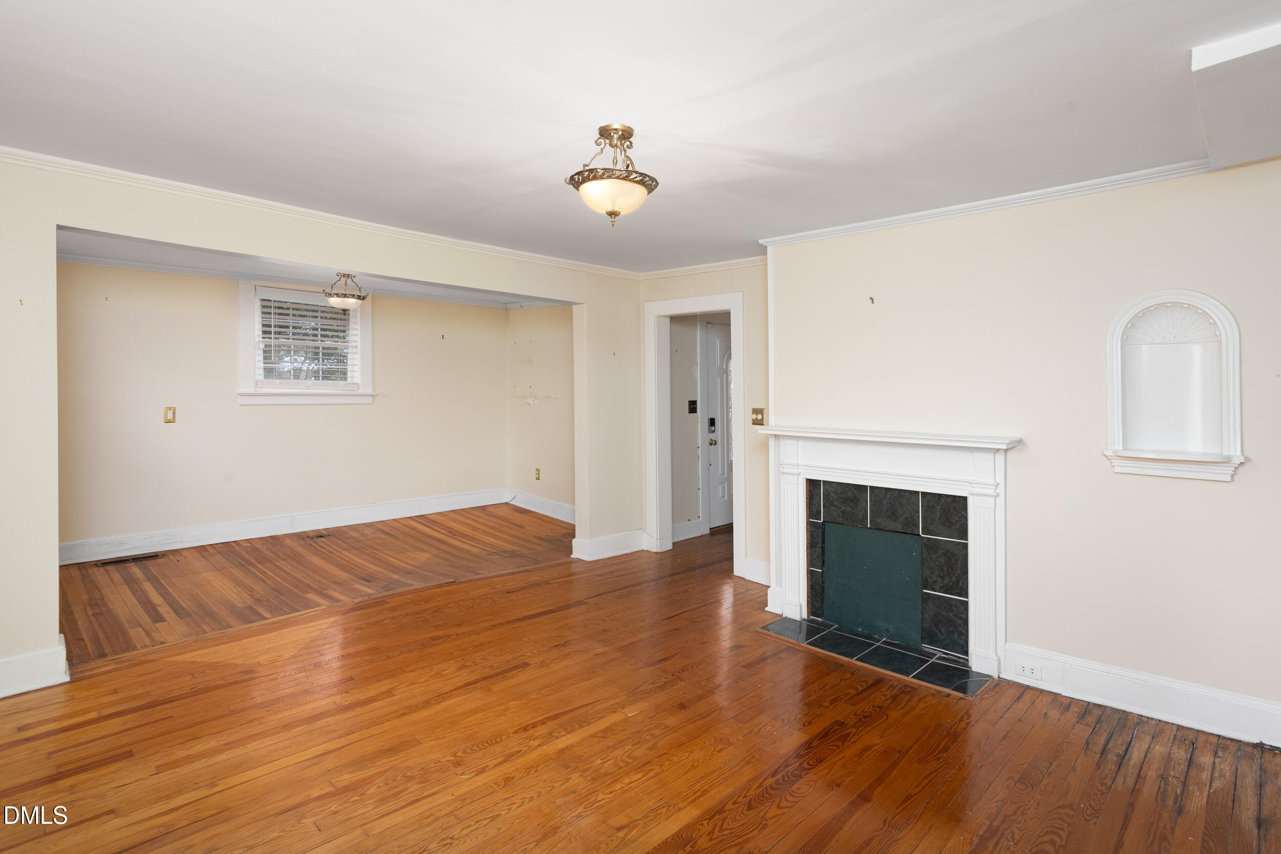 1016 Wells Street Property Photo 6