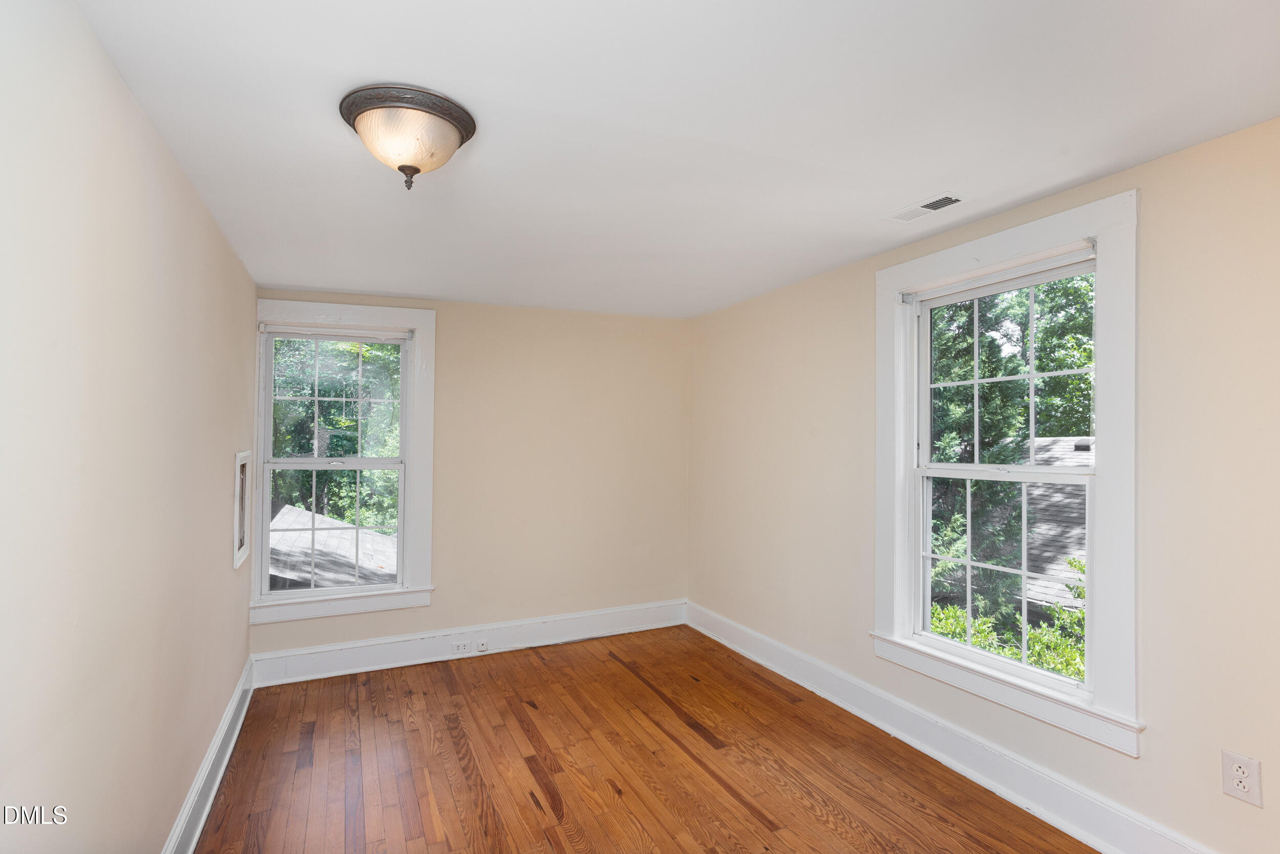 1016 Wells Street Property Photo 24