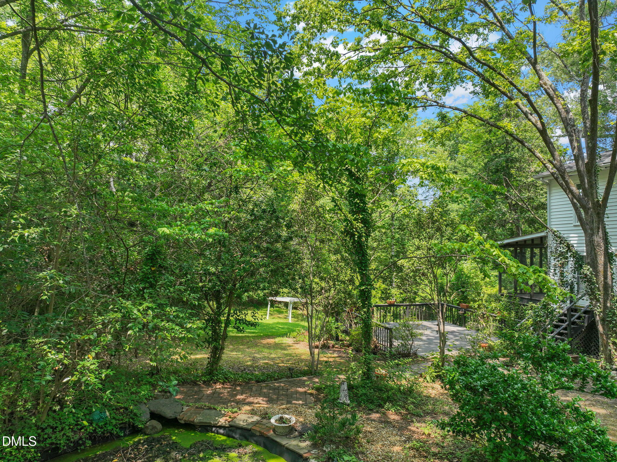 1018 Wells Street Property Photo 4