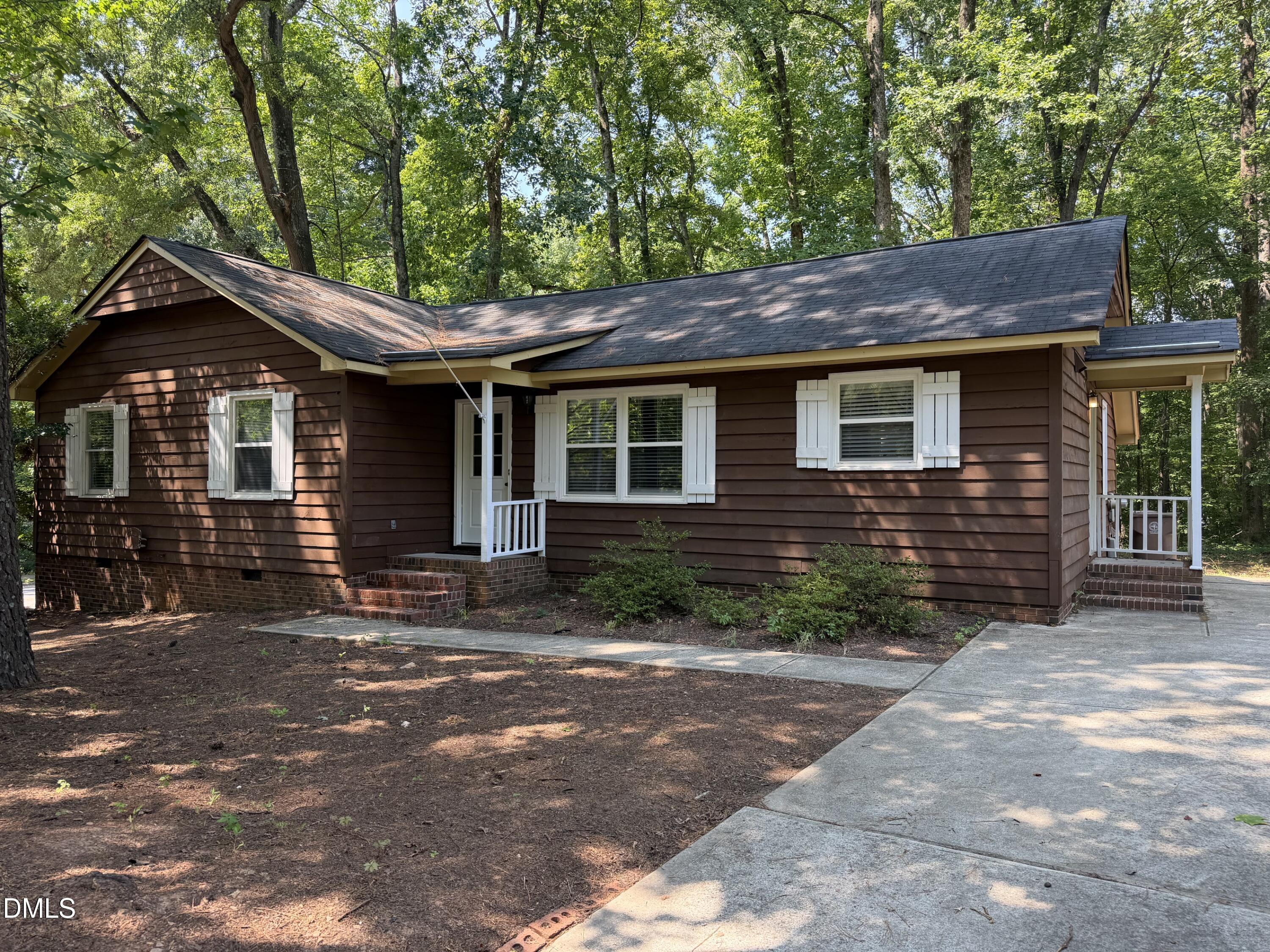 101 Angus Court Property Photo 3