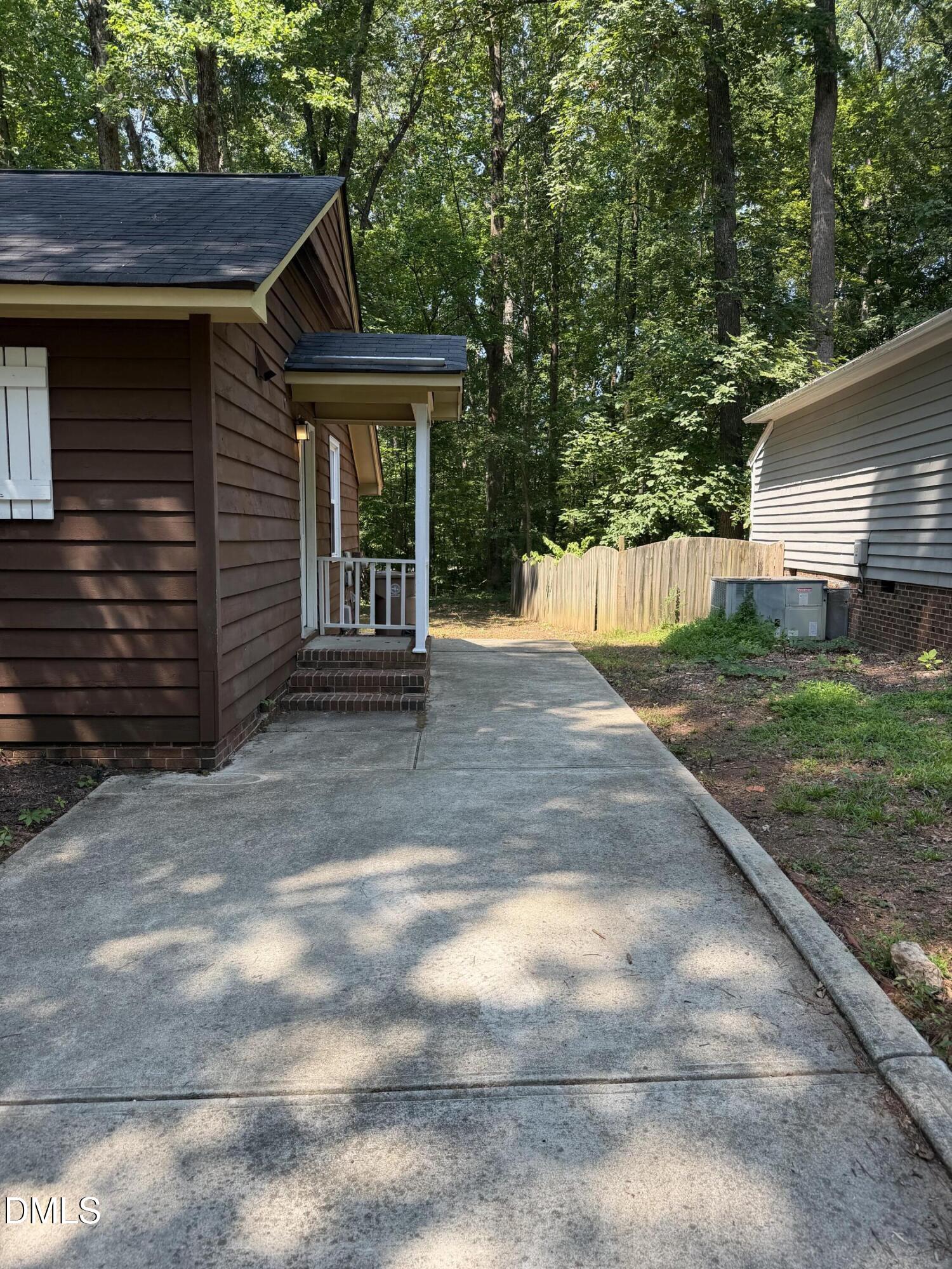 101 Angus Court Property Photo 4