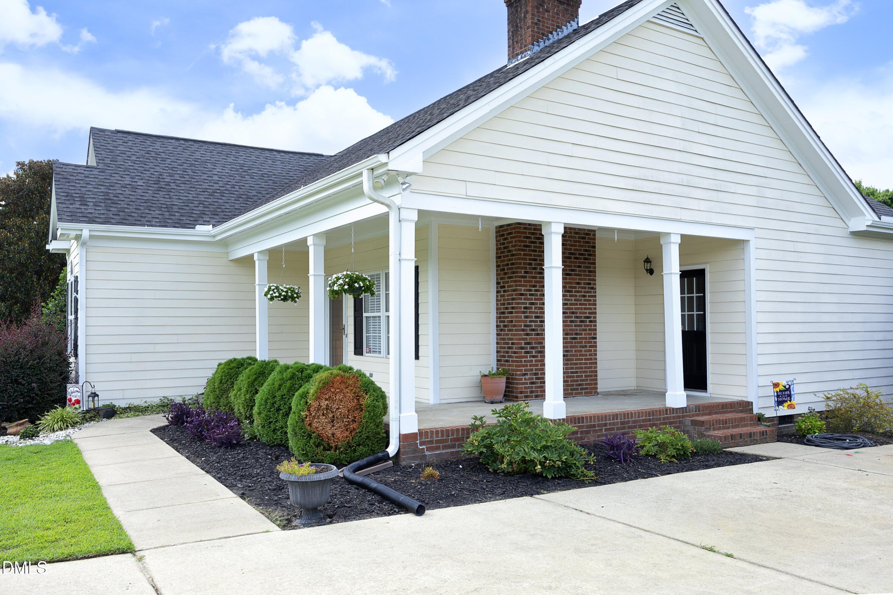 211 Sherman Lakes Drive Property Photo 4
