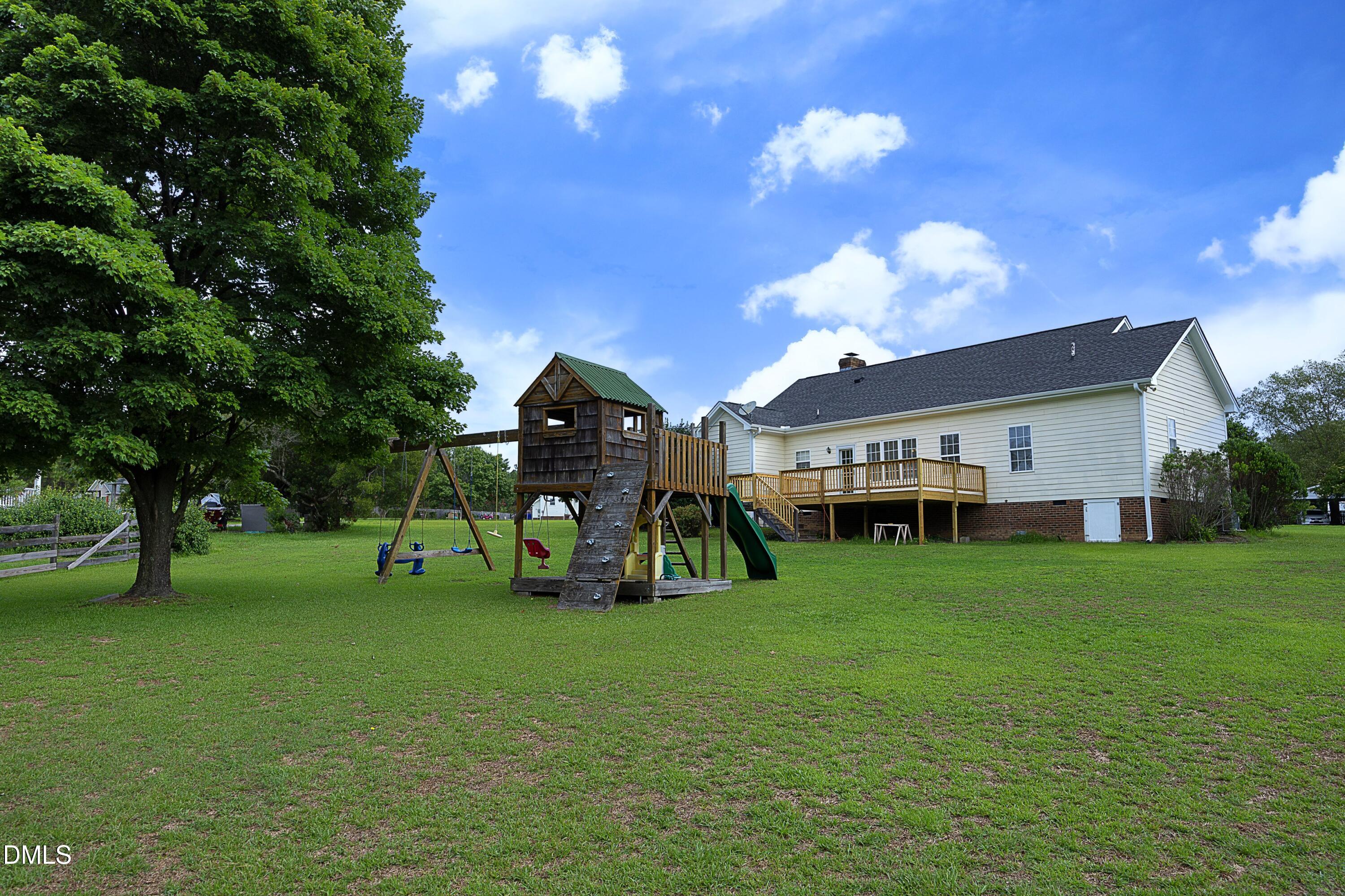 211 Sherman Lakes Drive Property Photo 28