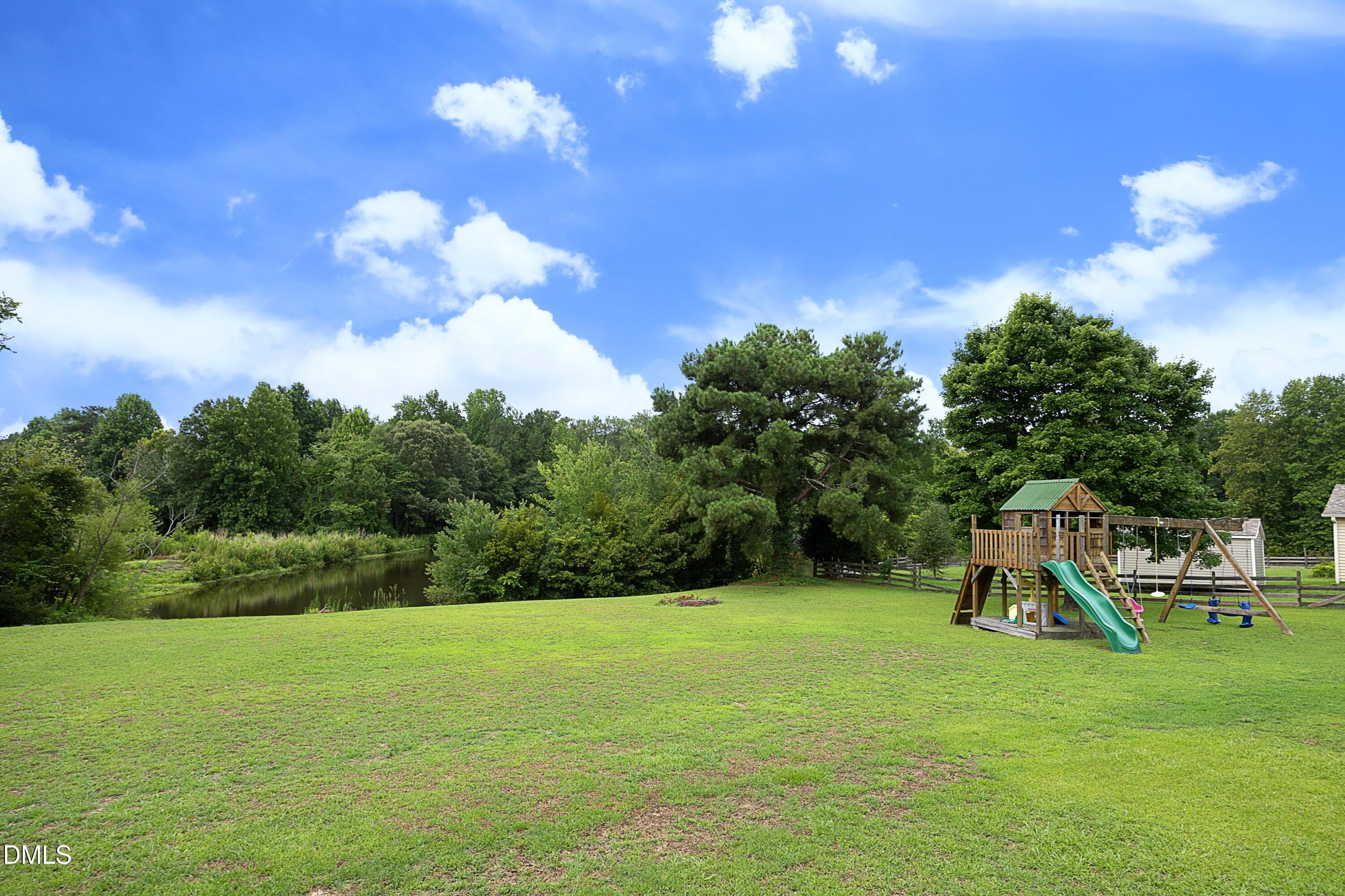 211 Sherman Lakes Drive Property Photo 30