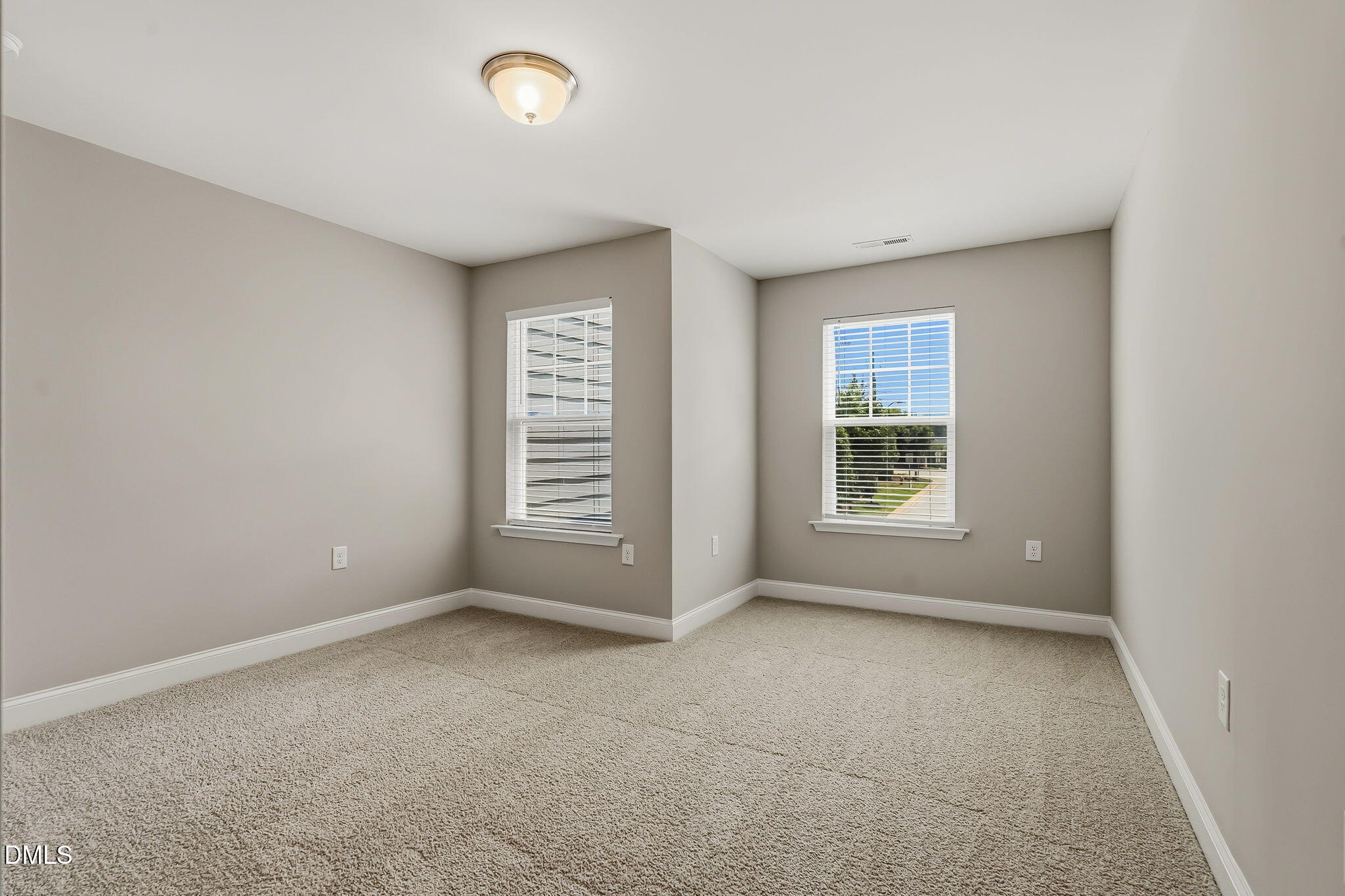 302 Fenella Drive Property Photo 19