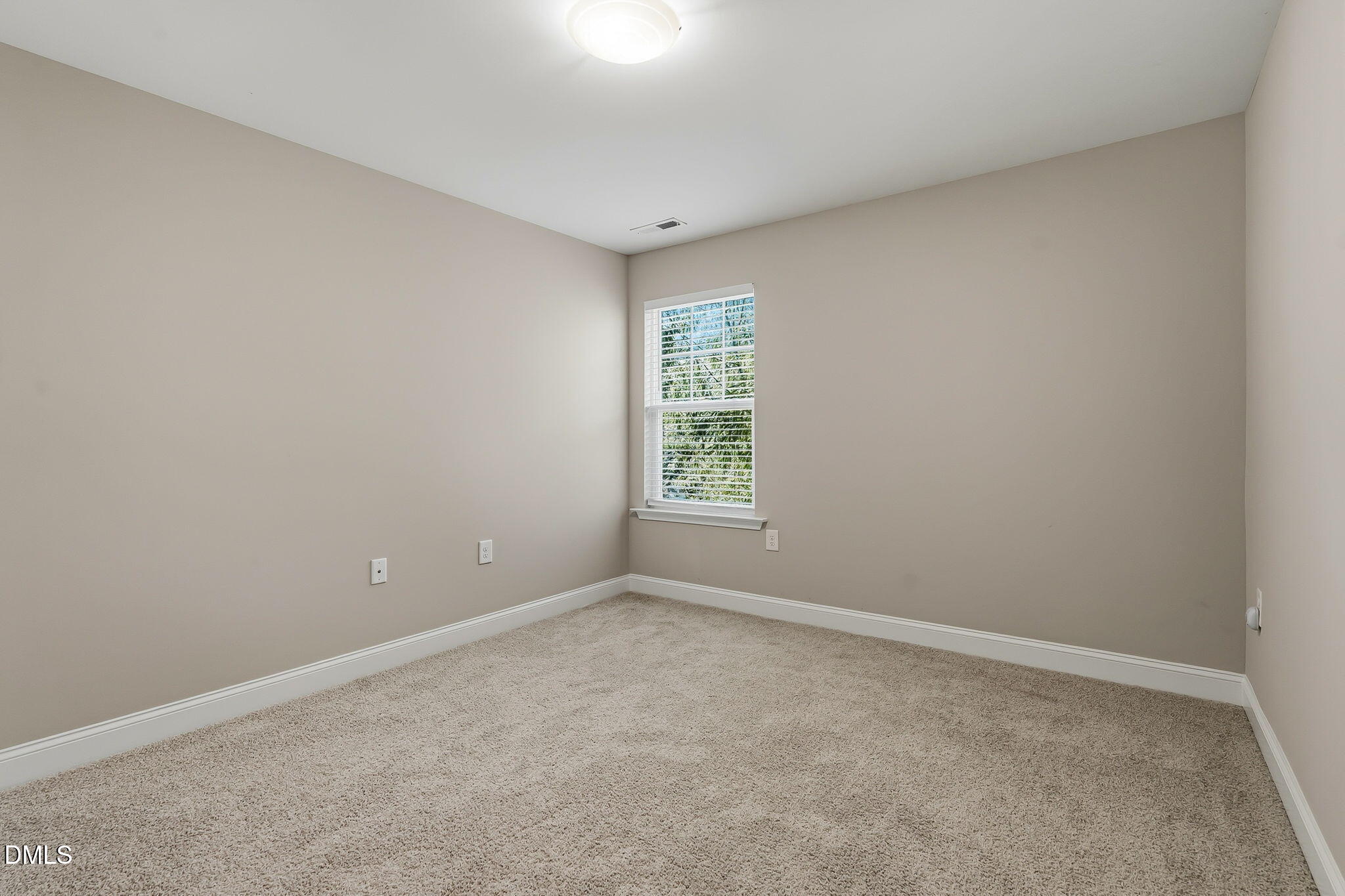 302 Fenella Drive Property Photo 22