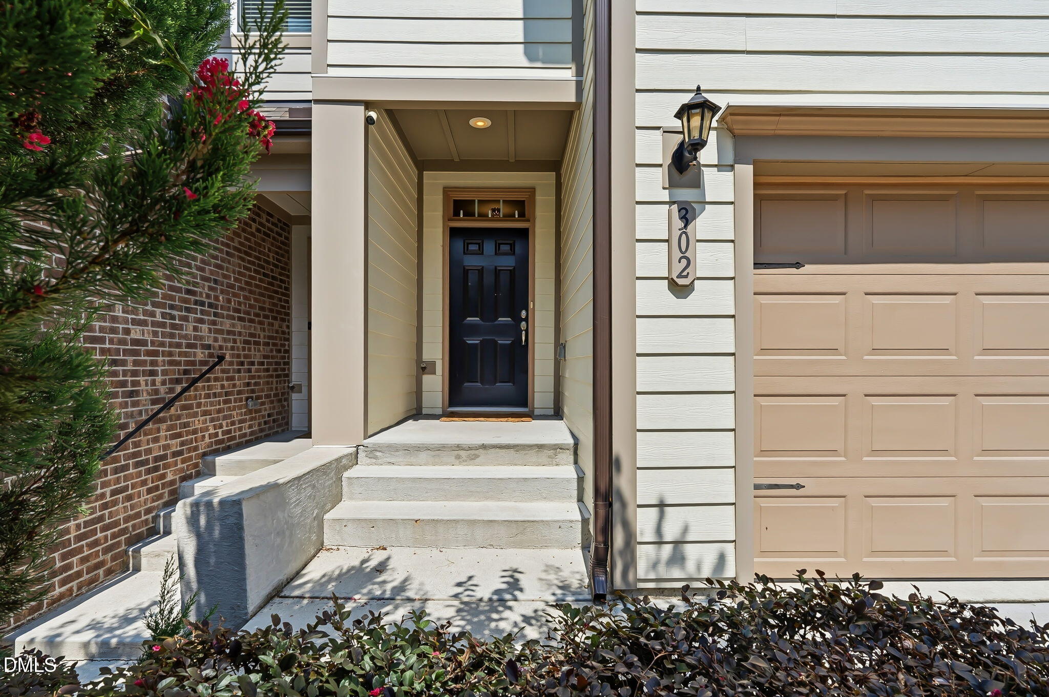302 Fenella Drive Property Photo 23