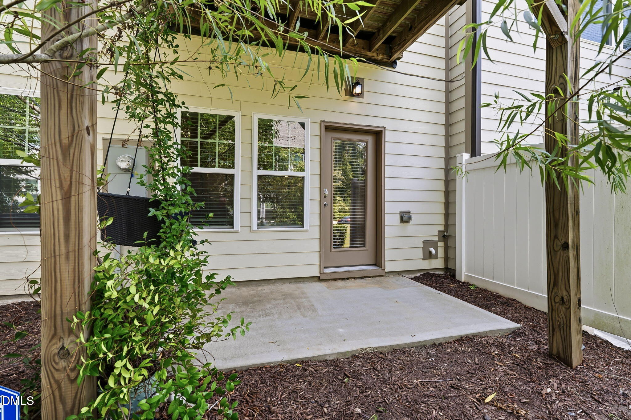 302 Fenella Drive Property Photo 24