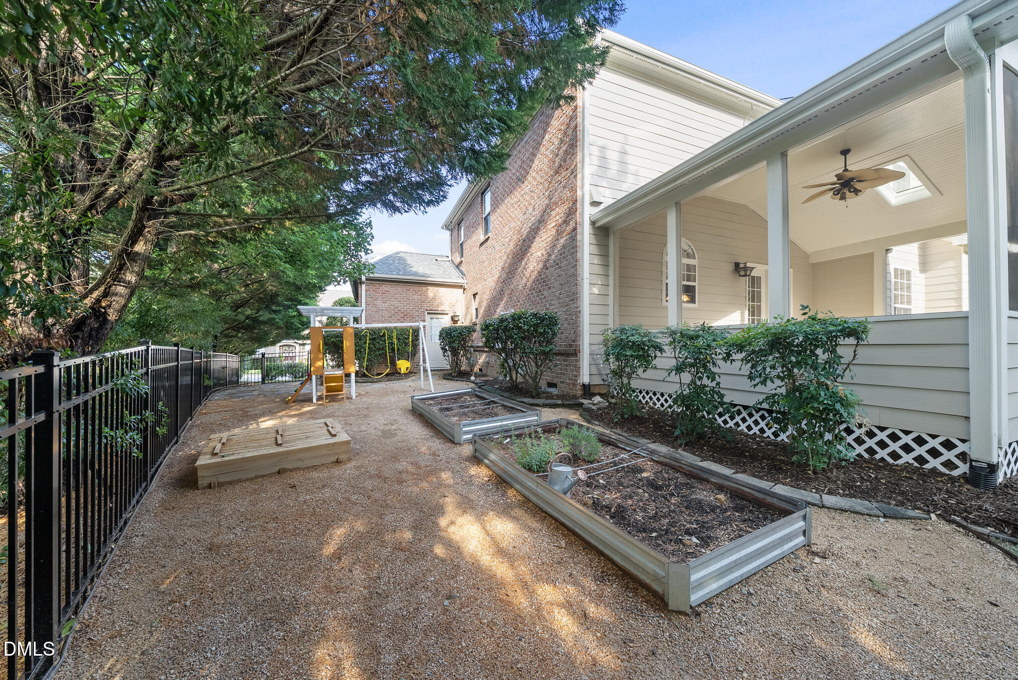 305 Ambermore Place Property Photo 37