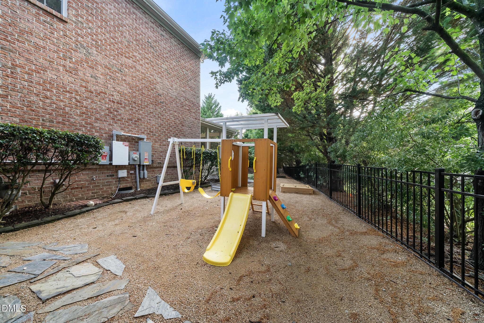 305 Ambermore Place Property Photo 38