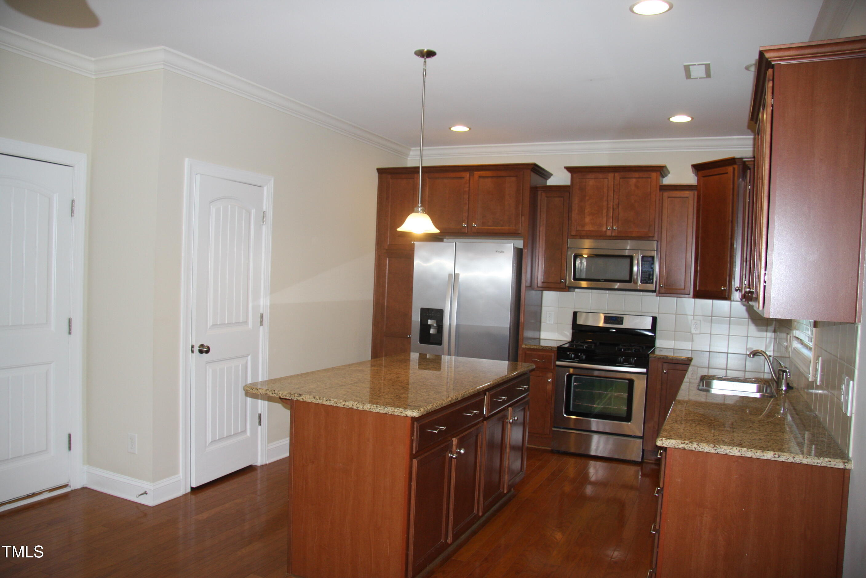 4116 Collamer Drive Property Photo 10