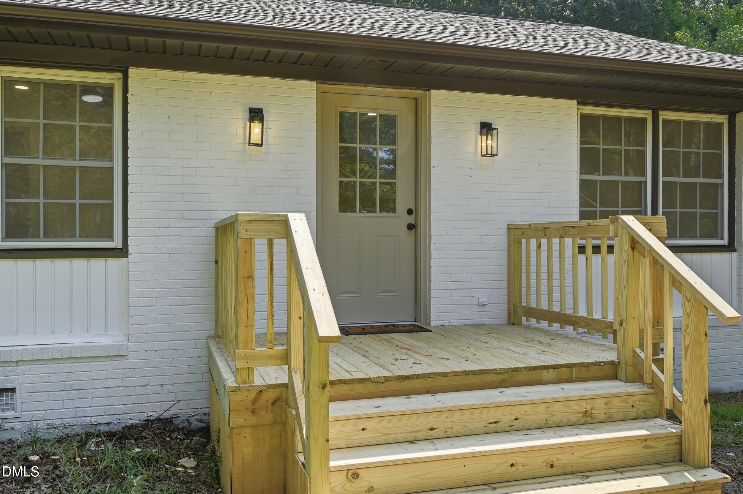 508 Crestview Drive Property Photo 2