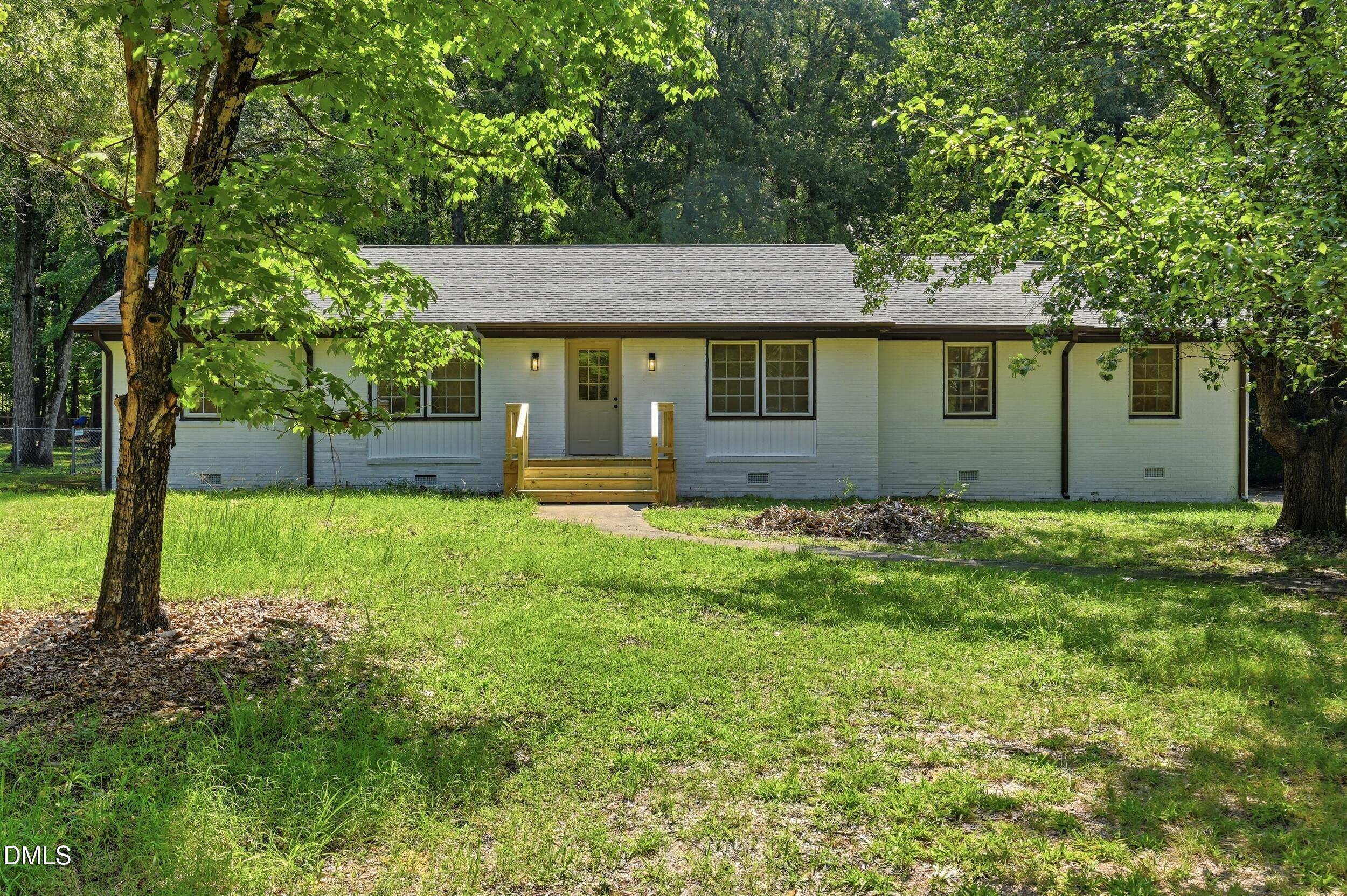 508 Crestview Drive Property Photo 3