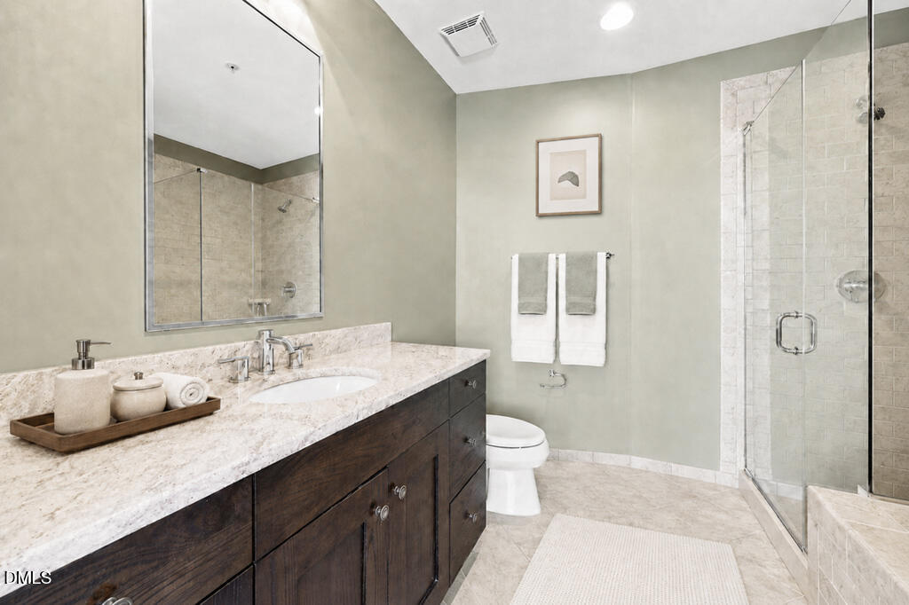 400 W North Street 826-a Property Photo 16