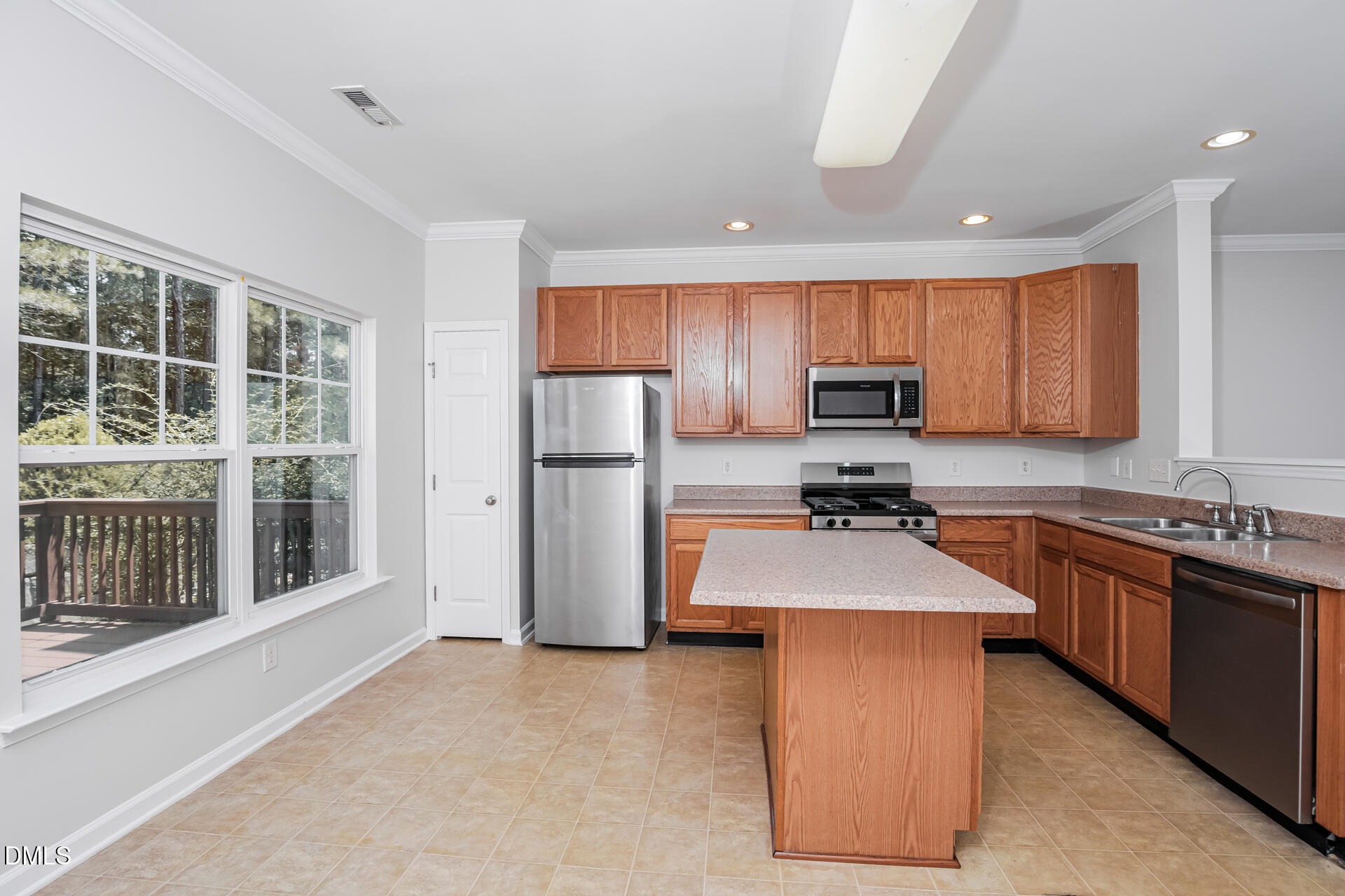11916 Field Towne Lane Property Photo 6