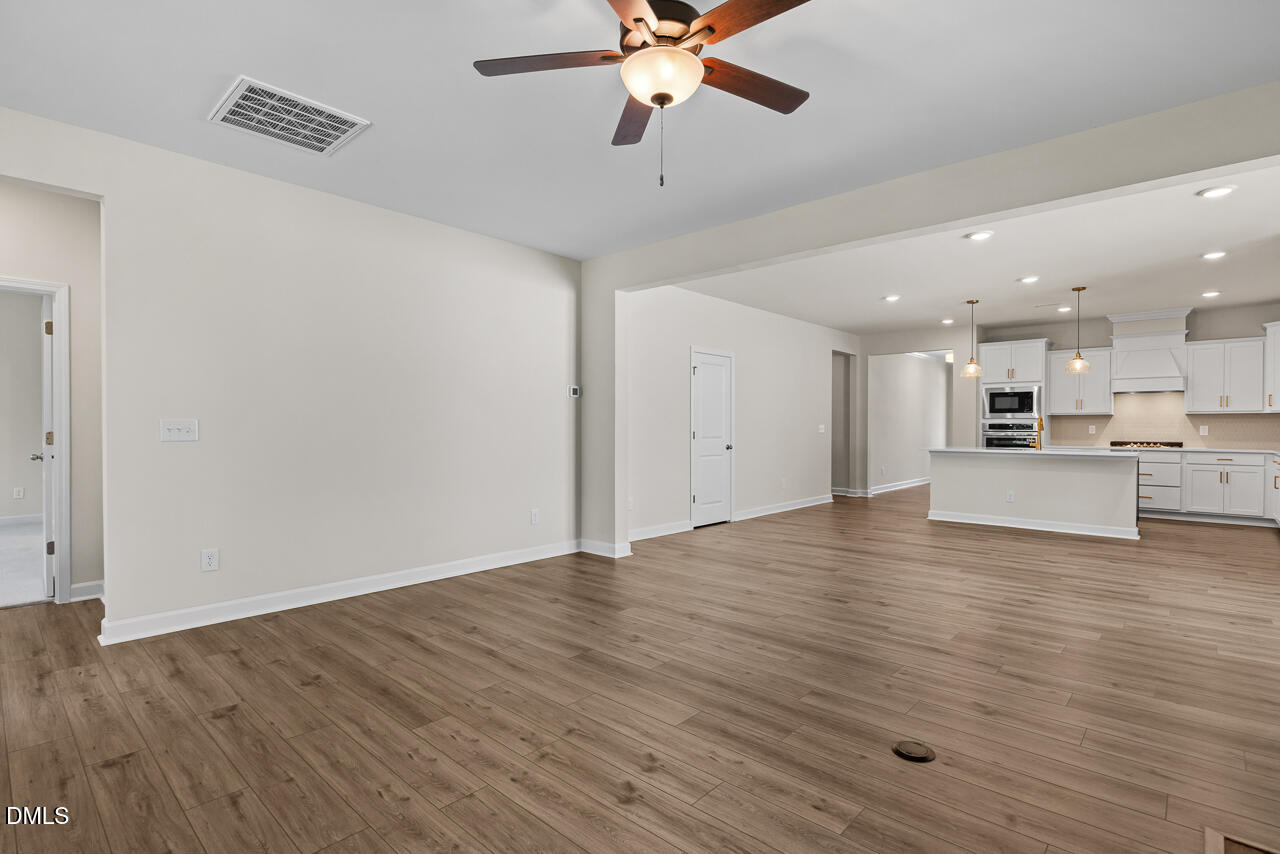 712 Dragonfly Pond Way Property Photo 8