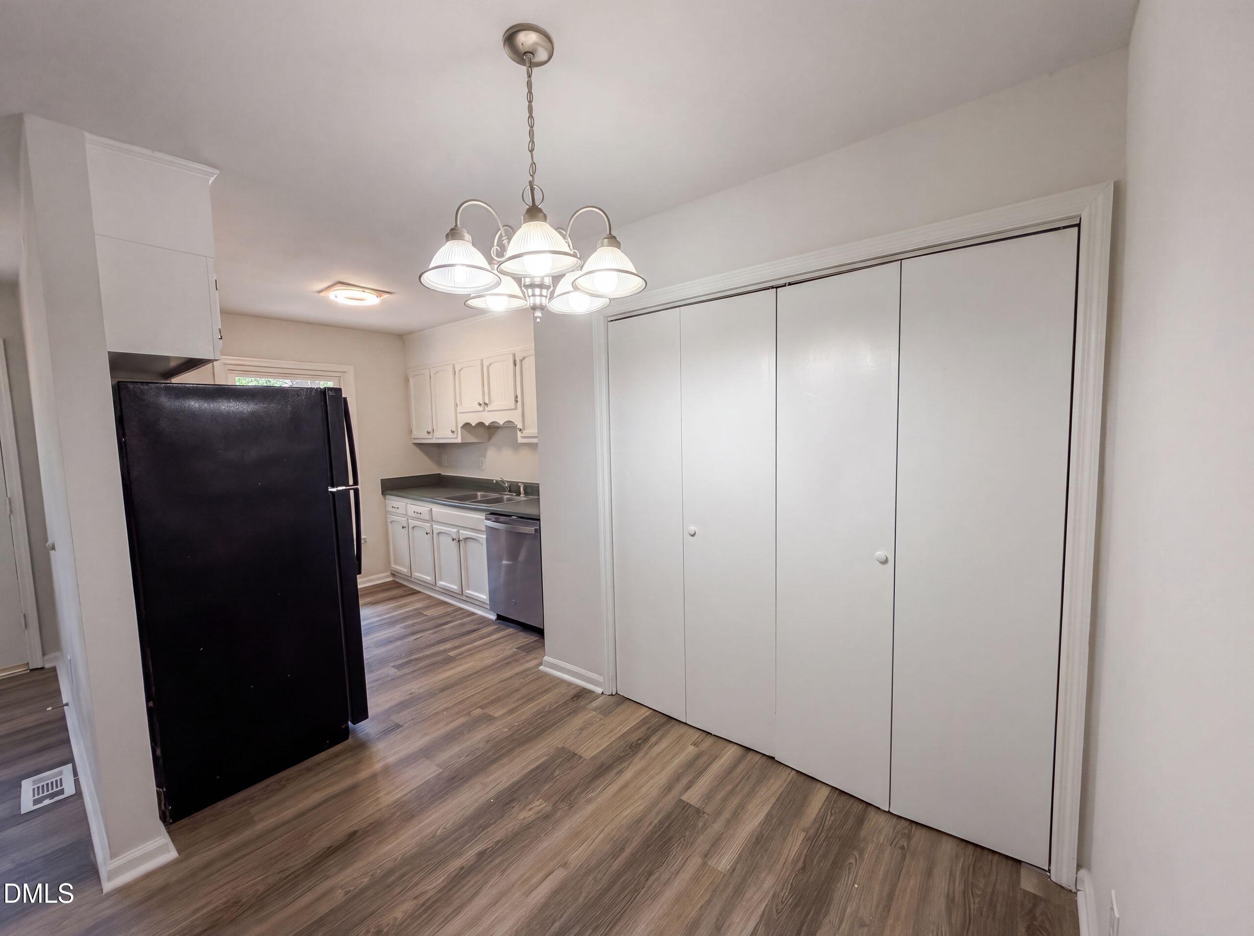 5314 Westminster Drive Property Photo 6