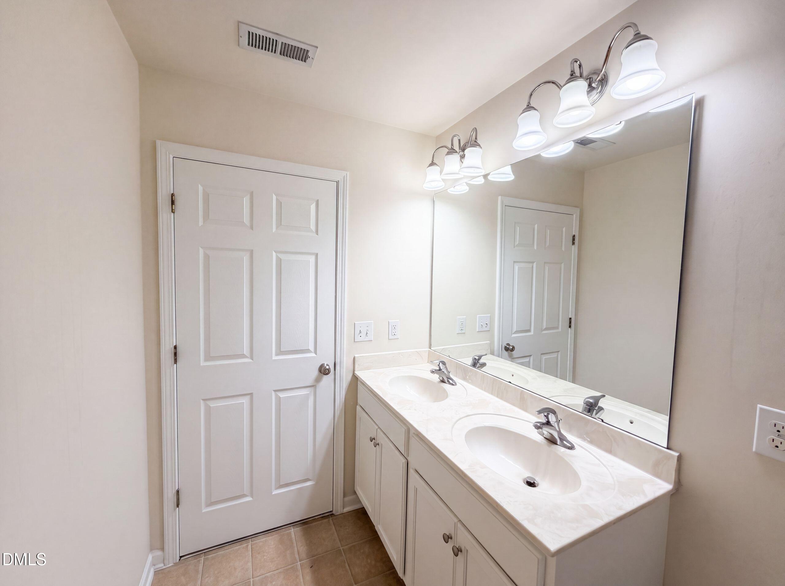 2017 Ollivander Drive Property Photo 17