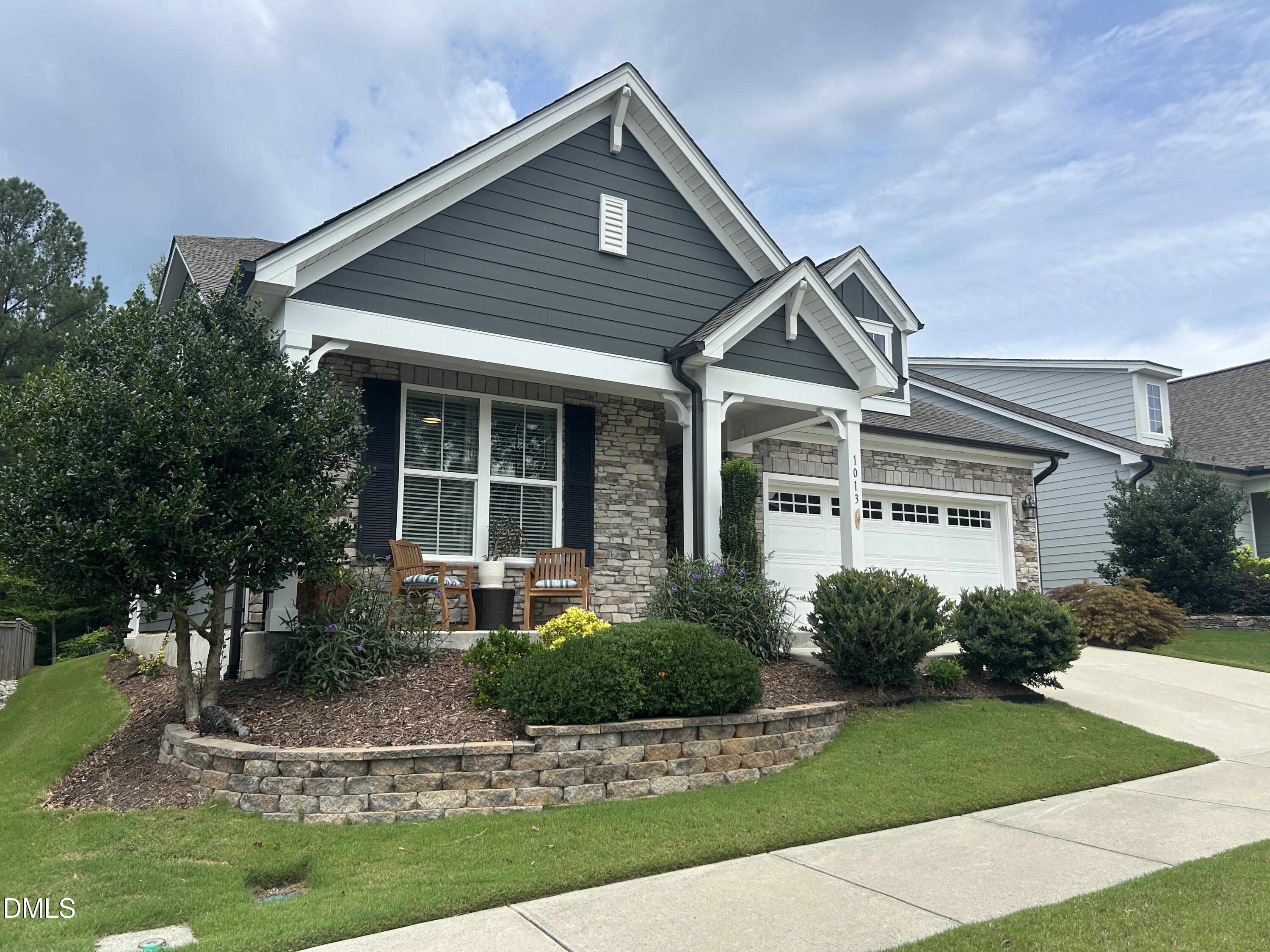1013 Pondfield Way Property Photo 1