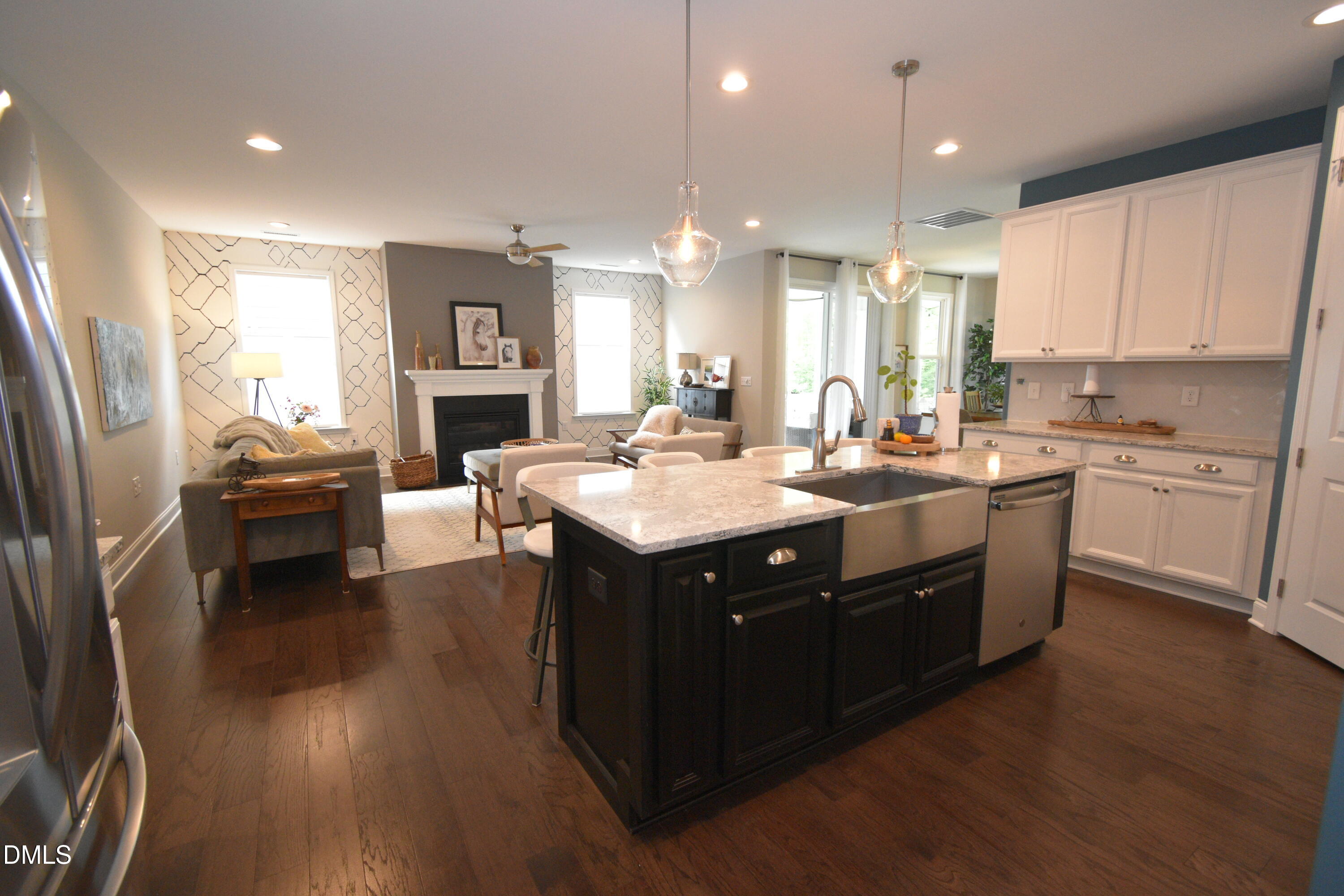 1013 Pondfield Way Property Photo 13