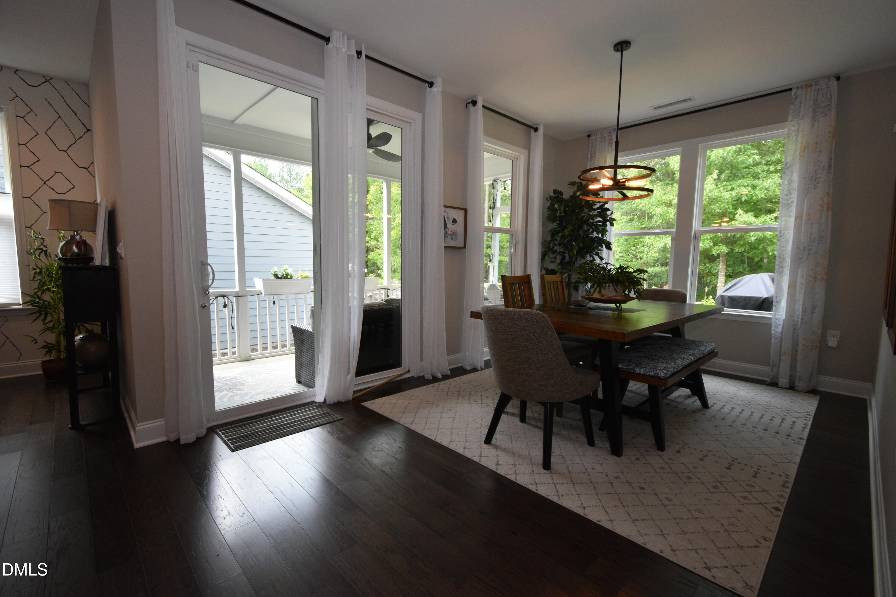 1013 Pondfield Way Property Photo 17