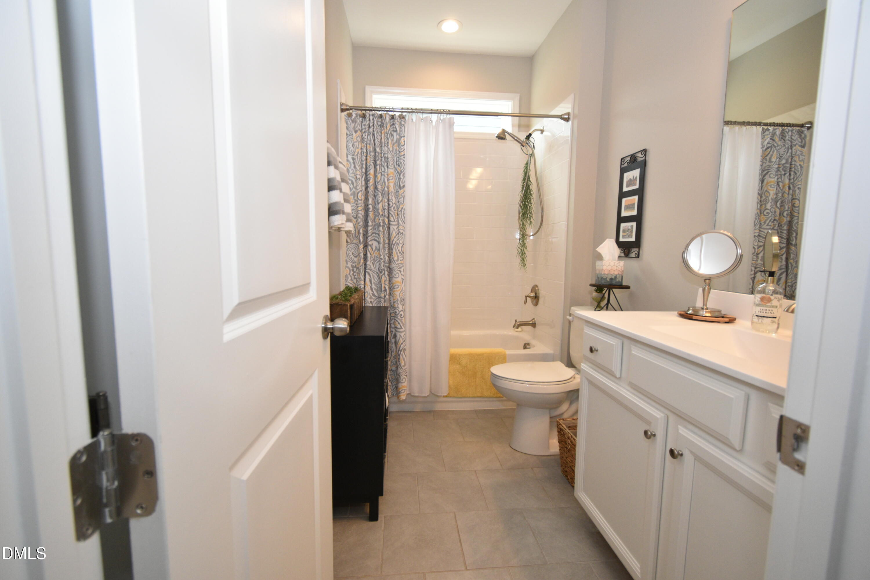 1013 Pondfield Way Property Photo 32