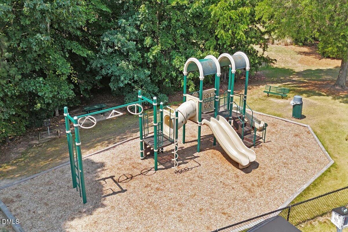 105 Beacon Hollow Place Property Photo 69