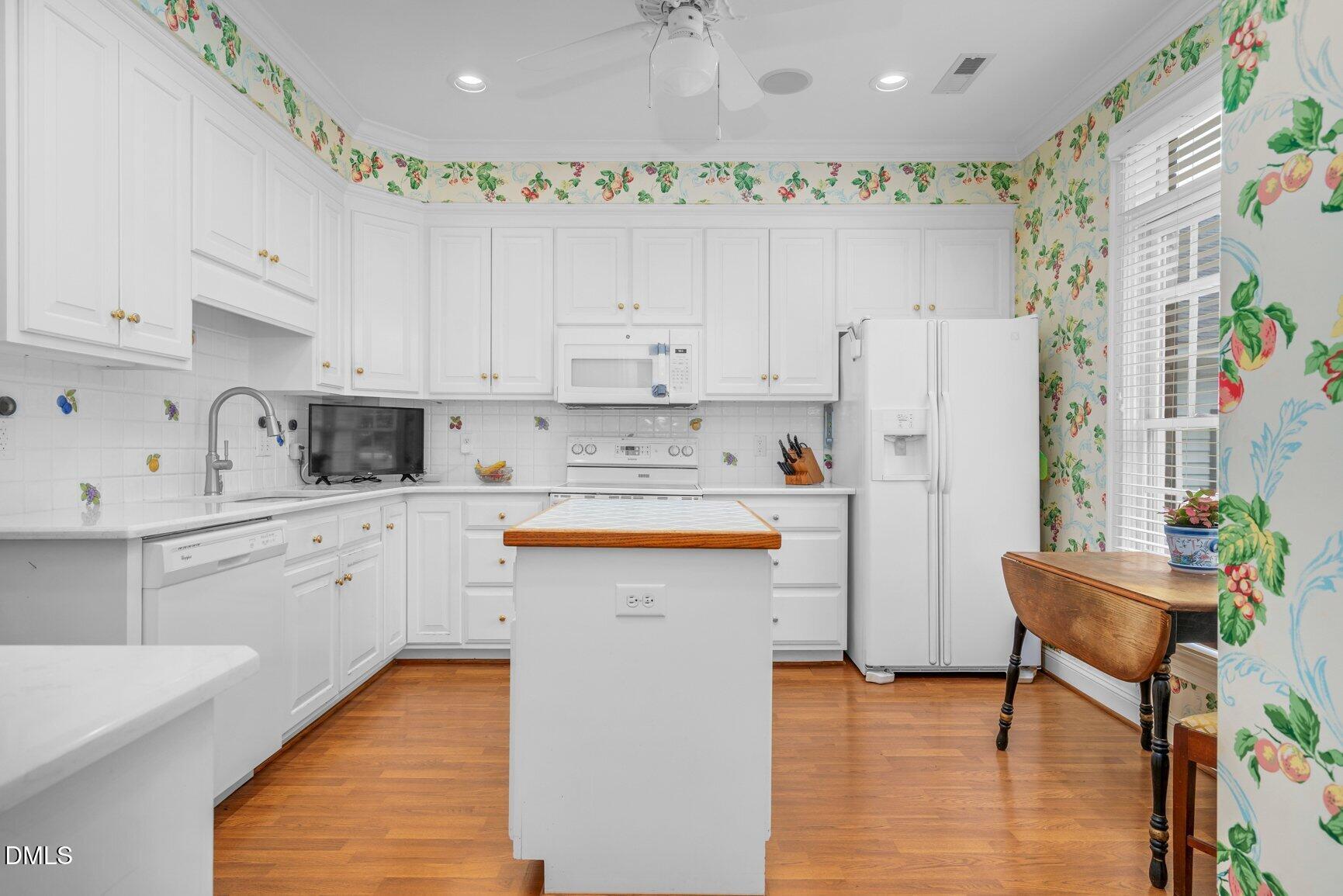 108 Cobblestone Court Property Photo 6
