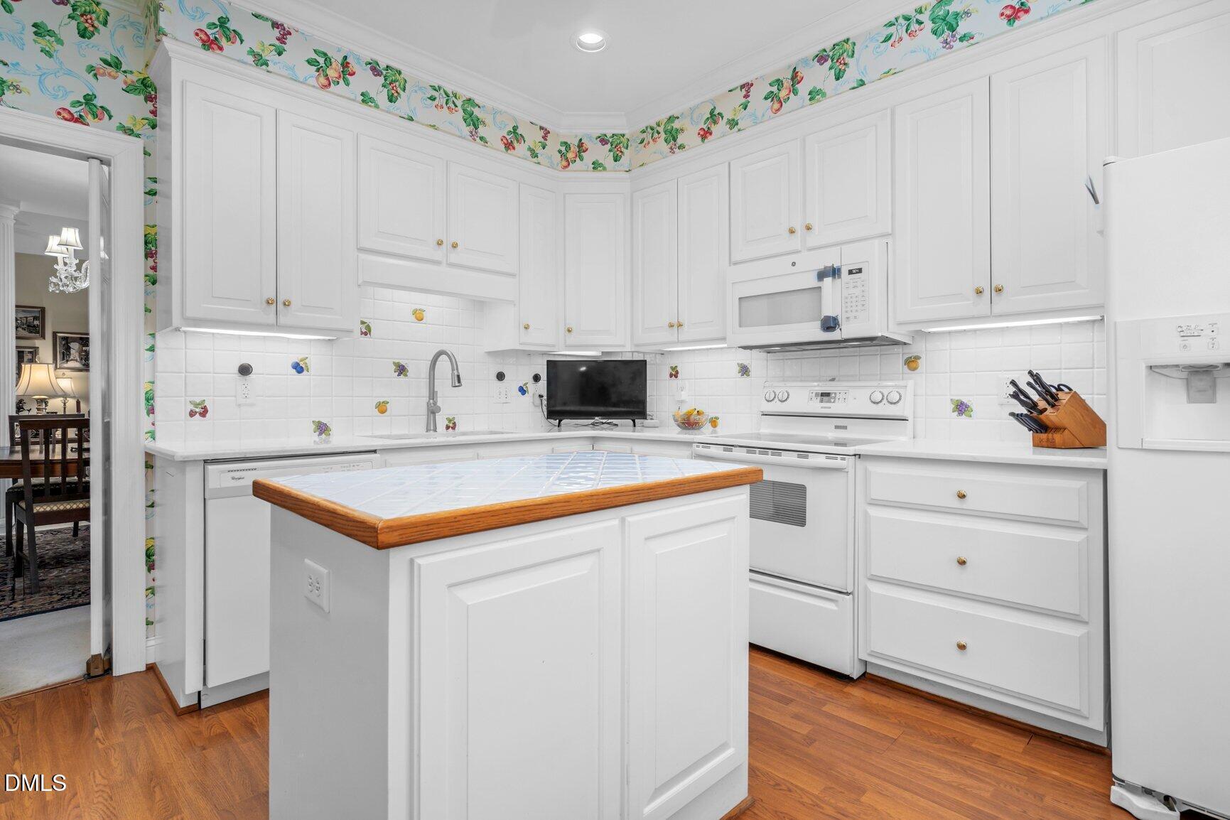 108 Cobblestone Court Property Photo 7