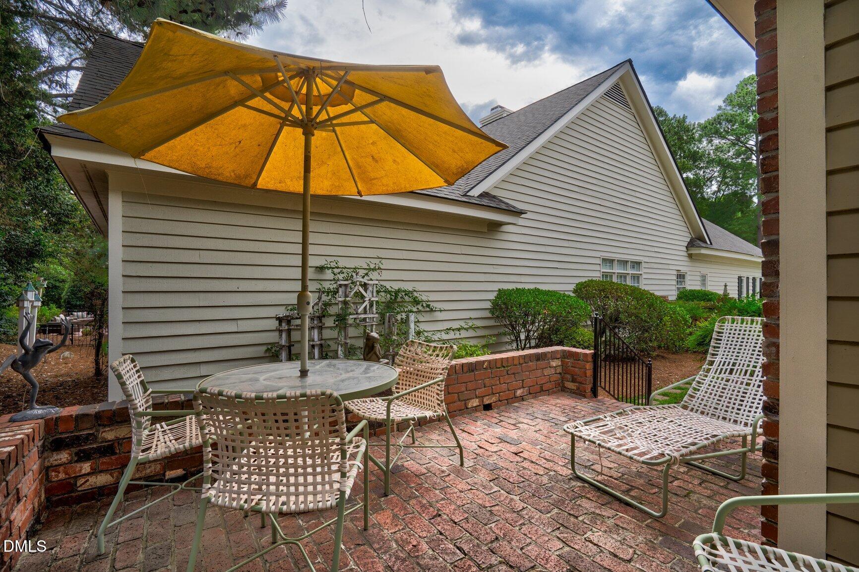 108 Cobblestone Court Property Photo 36
