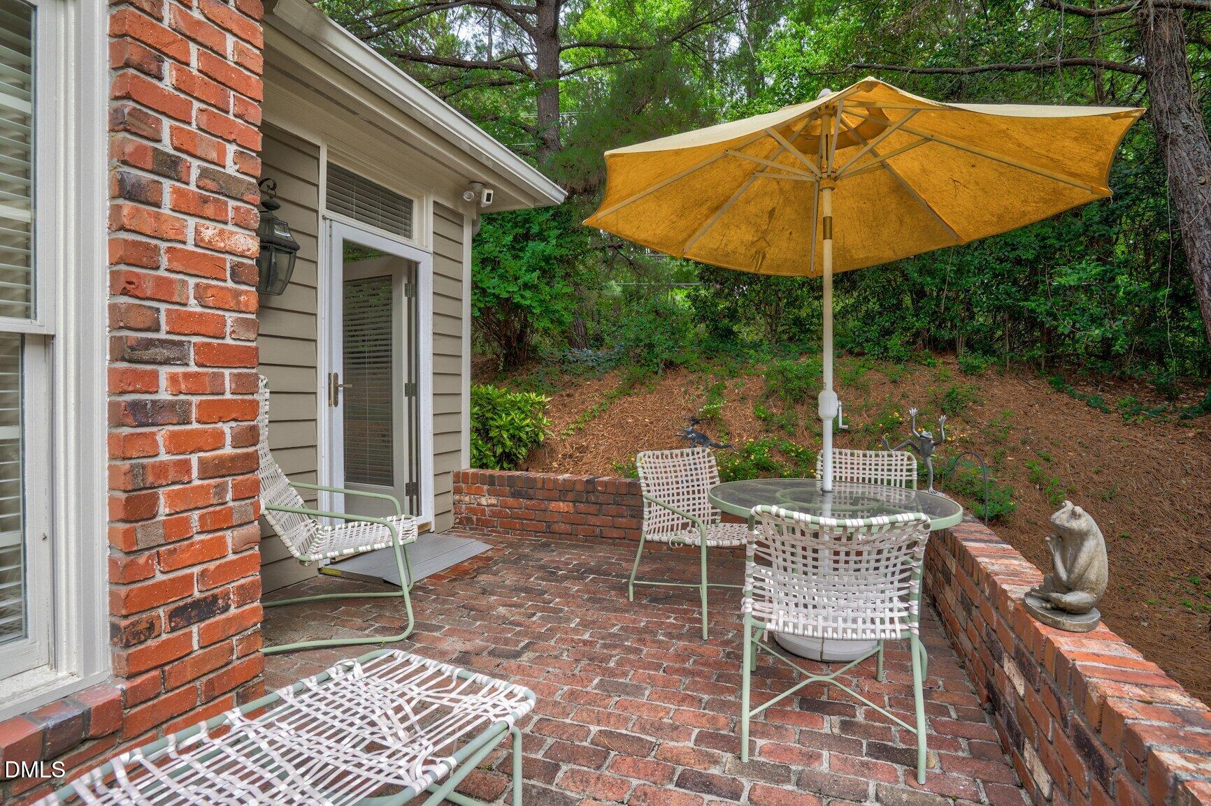 108 Cobblestone Court Property Photo 37
