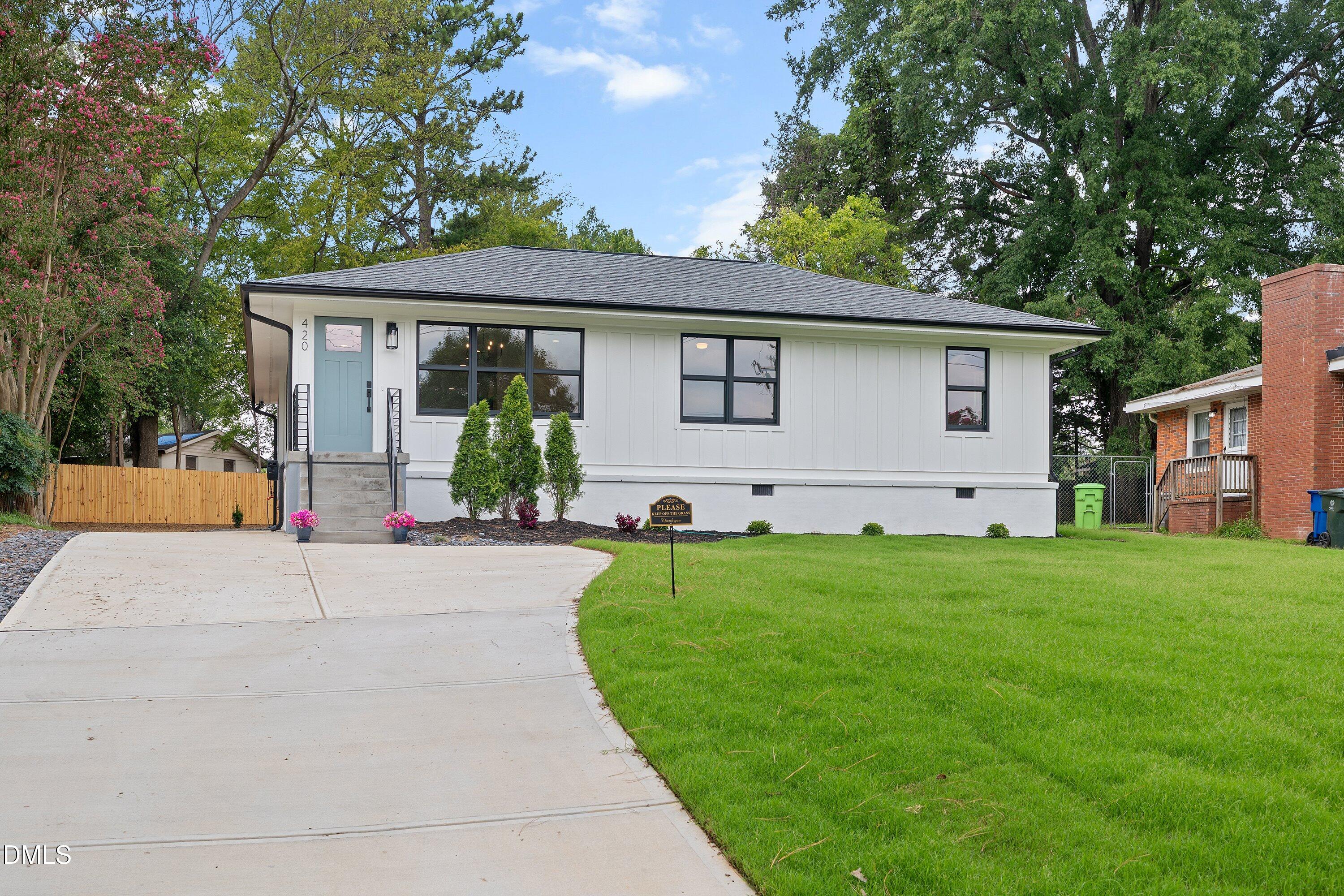 420 Peyton Street Property Photo 6
