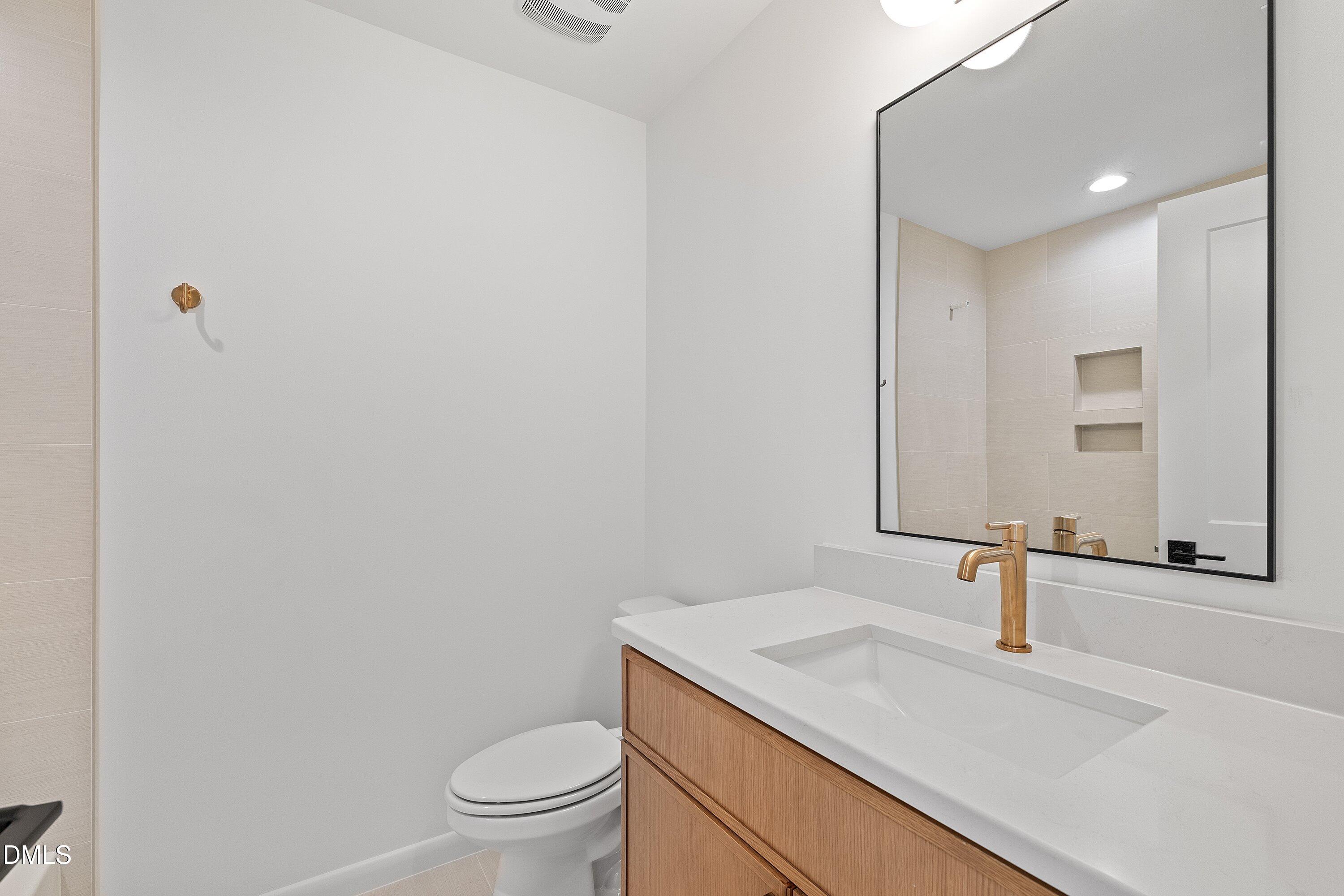 420 Peyton Street Property Photo 36