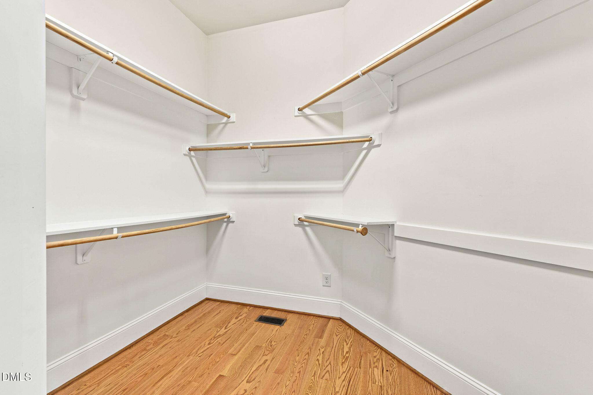 1326 Lochshire Drive Property Photo 28