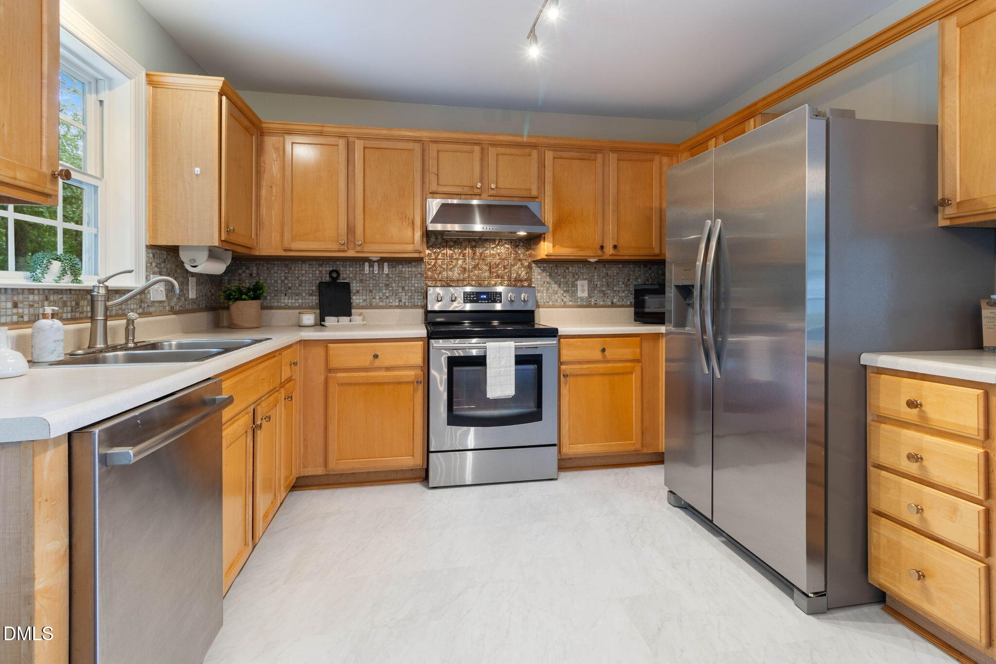 1513 Solunar Court Property Photo 15
