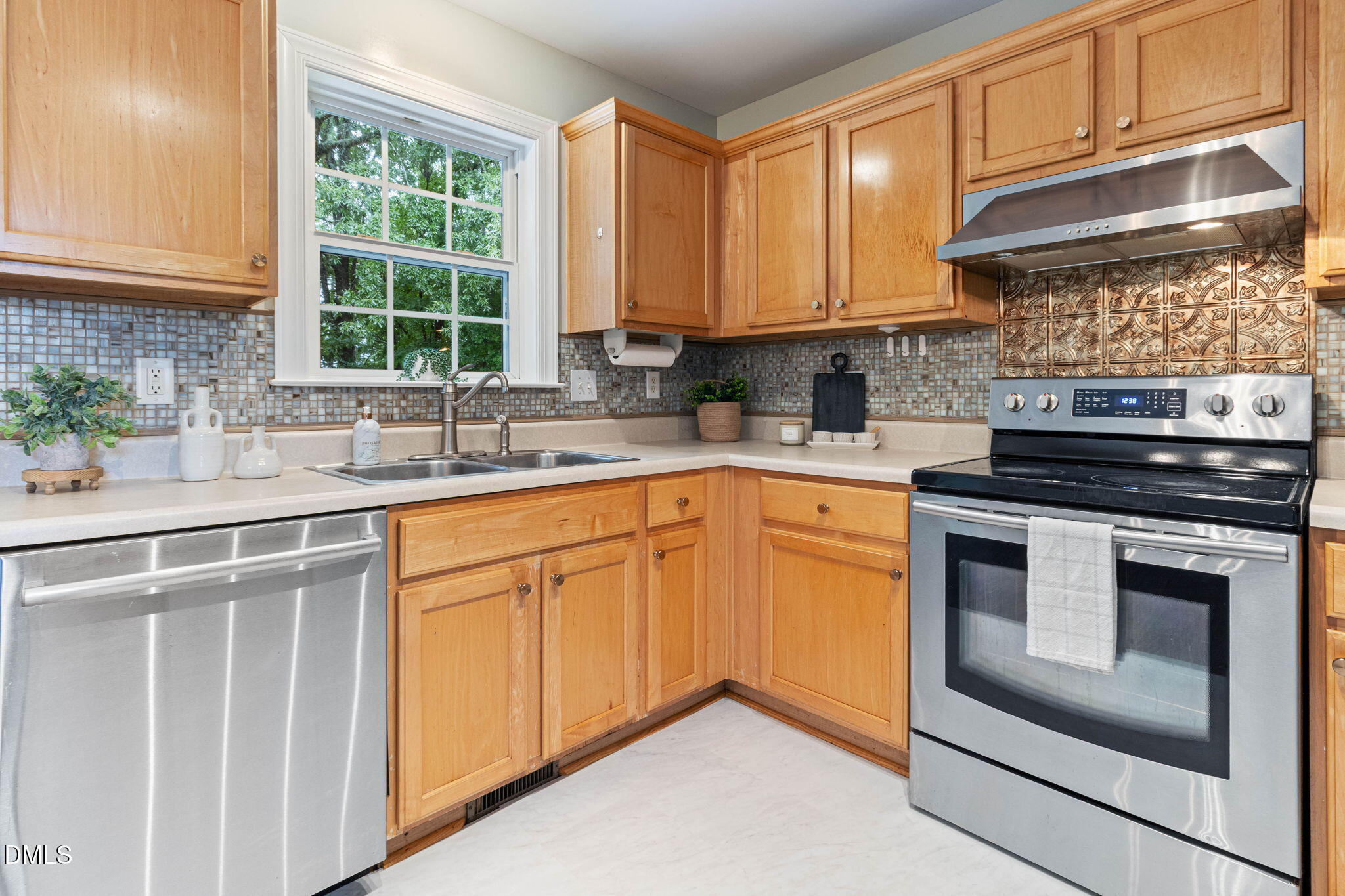 1513 Solunar Court Property Photo 16